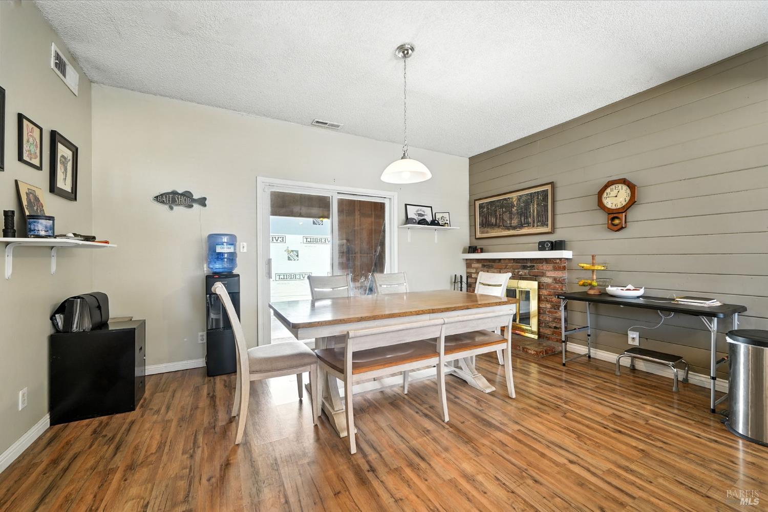 Detail Gallery Image 5 of 33 For 4272 Brentwood Cir, Concord,  CA 94521 - 3 Beds | 2 Baths
