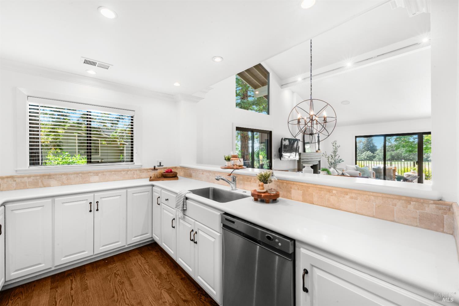 Detail Gallery Image 5 of 48 For 845 Acorn Way, Napa,  CA 94558 - 3 Beds | 2 Baths