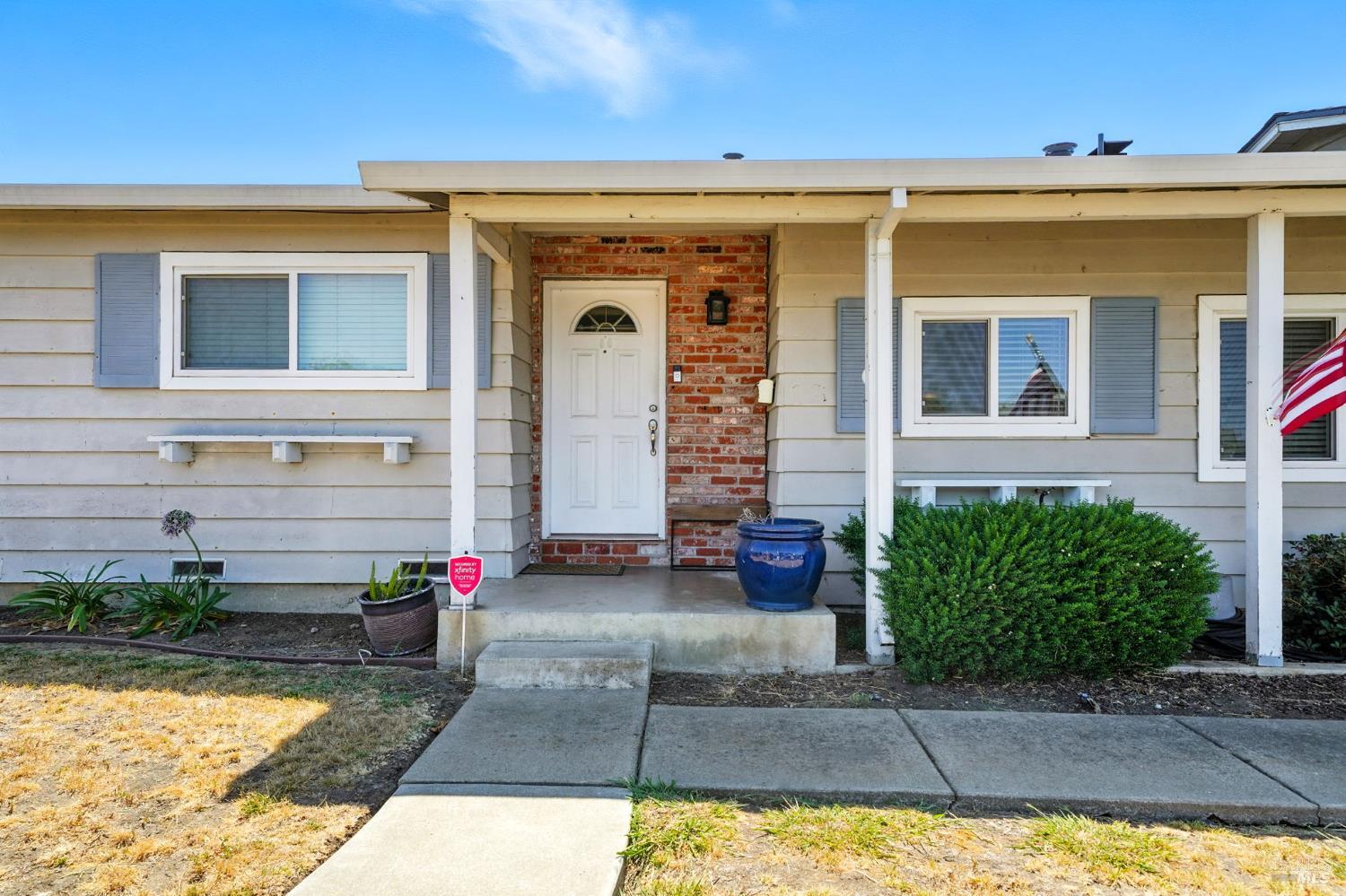 Detail Gallery Image 2 of 33 For 4272 Brentwood Cir, Concord,  CA 94521 - 3 Beds | 2 Baths