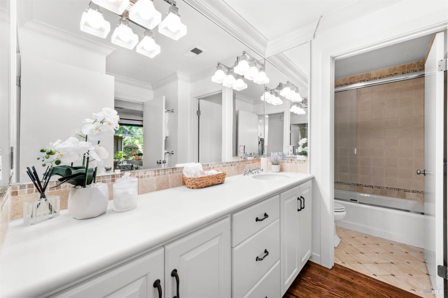 Detail Gallery Image 25 of 48 For 845 Acorn Way, Napa,  CA 94558 - 3 Beds | 2 Baths