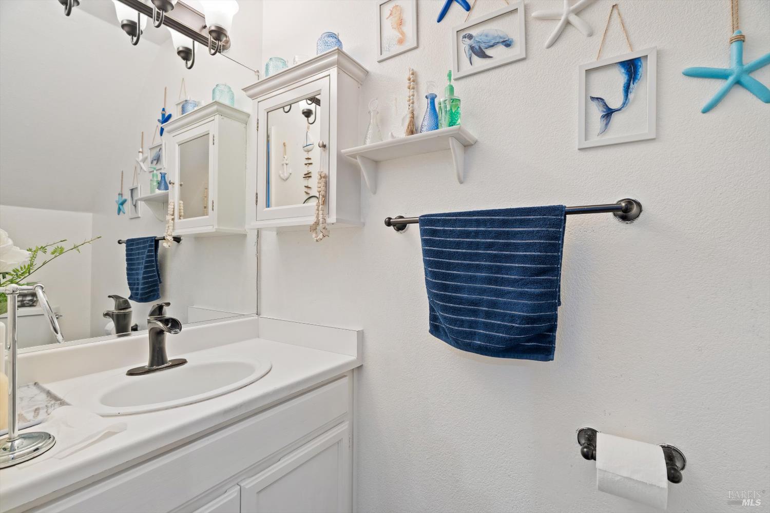 Detail Gallery Image 11 of 13 For 216 Anteeo Way, Santa Rosa,  CA 95407 - 3 Beds | 2/1 Baths