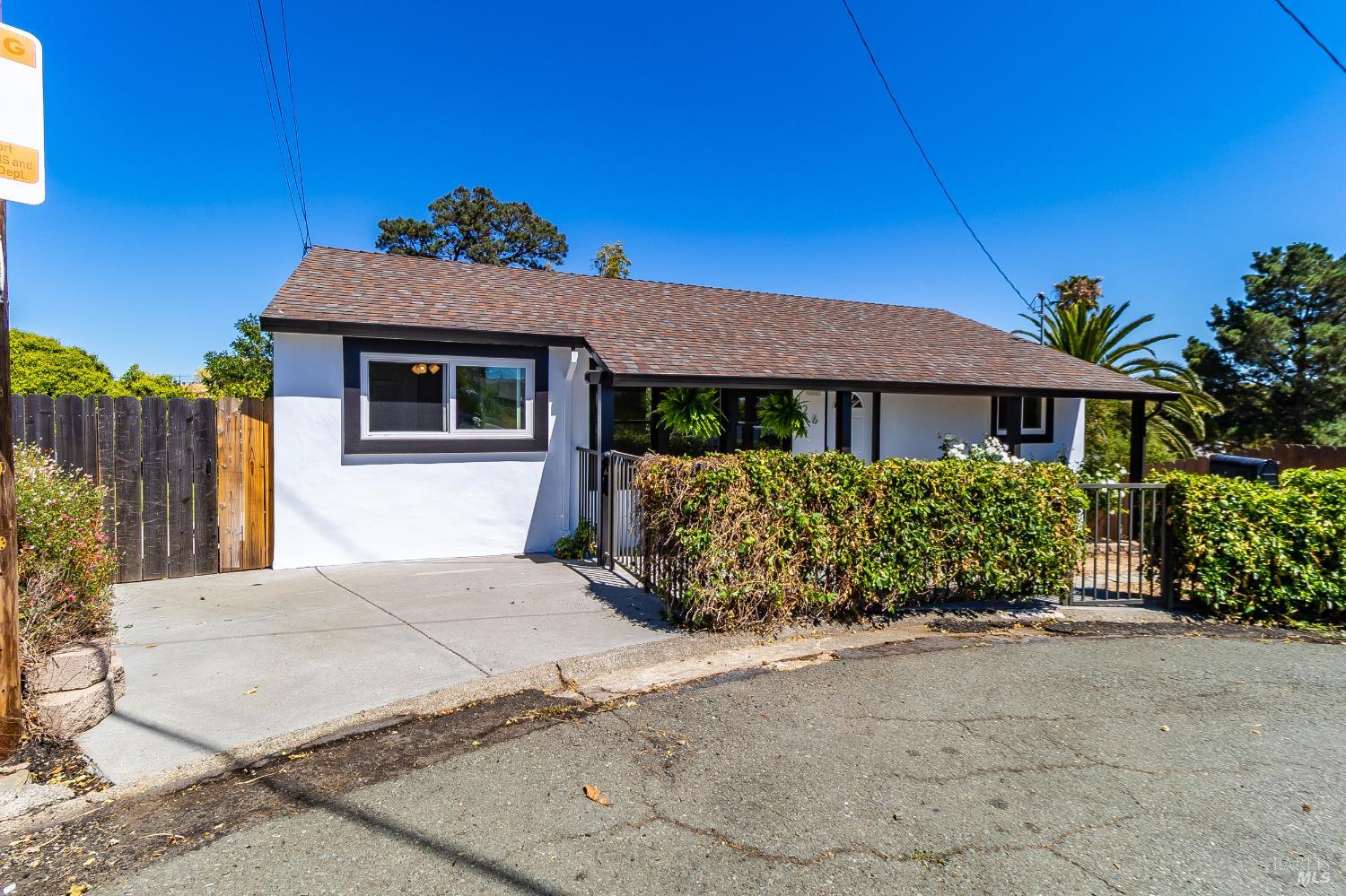 Detail Gallery Image 2 of 62 For 26 Corte Del Sol Unkn, Benicia,  CA 94510 - 3 Beds | 1 Baths