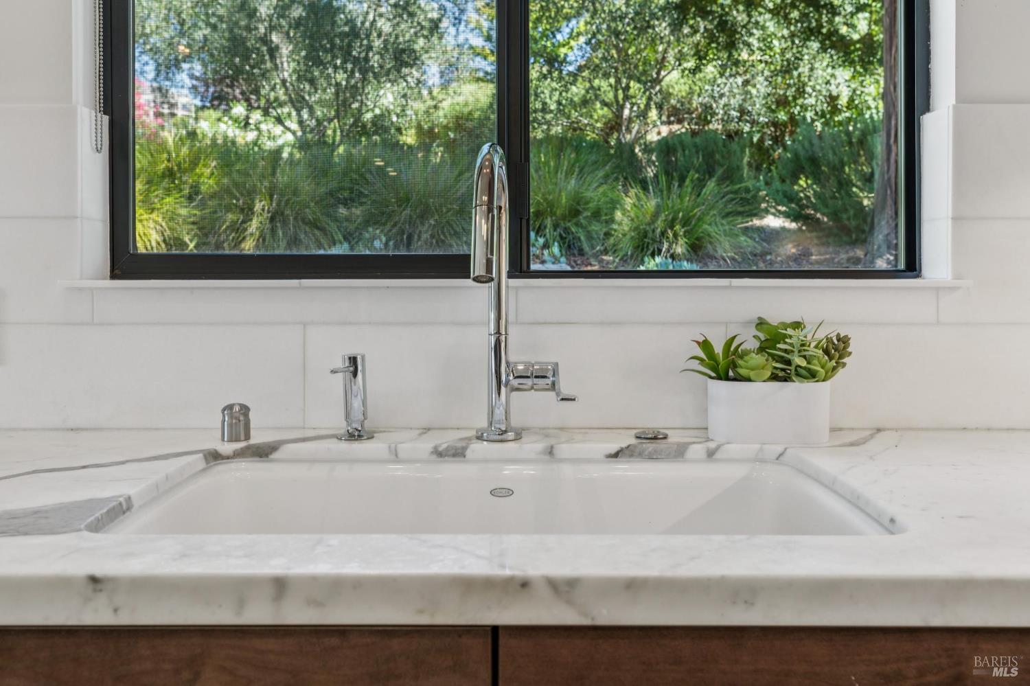 Detail Gallery Image 21 of 69 For 836 Acorn Way, Napa,  CA 94558 - 3 Beds | 2 Baths