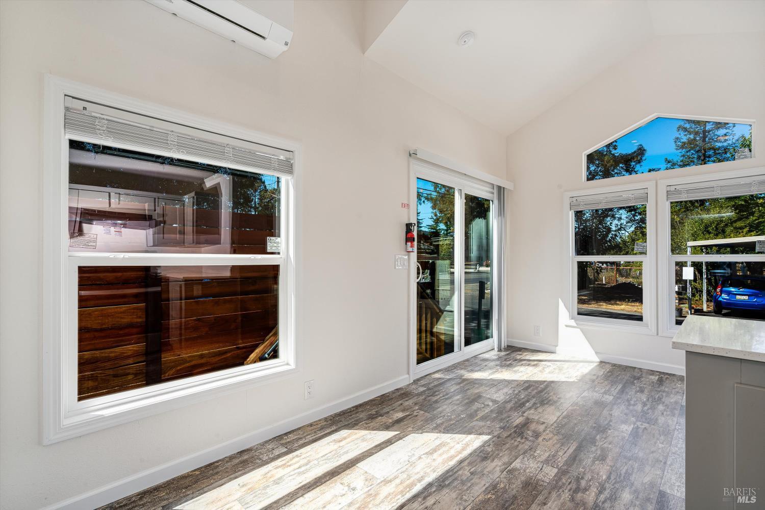 Detail Gallery Image 17 of 32 For 101 Colgan Ave 2, Santa Rosa,  CA 95404 - 1 Beds | 1 Baths