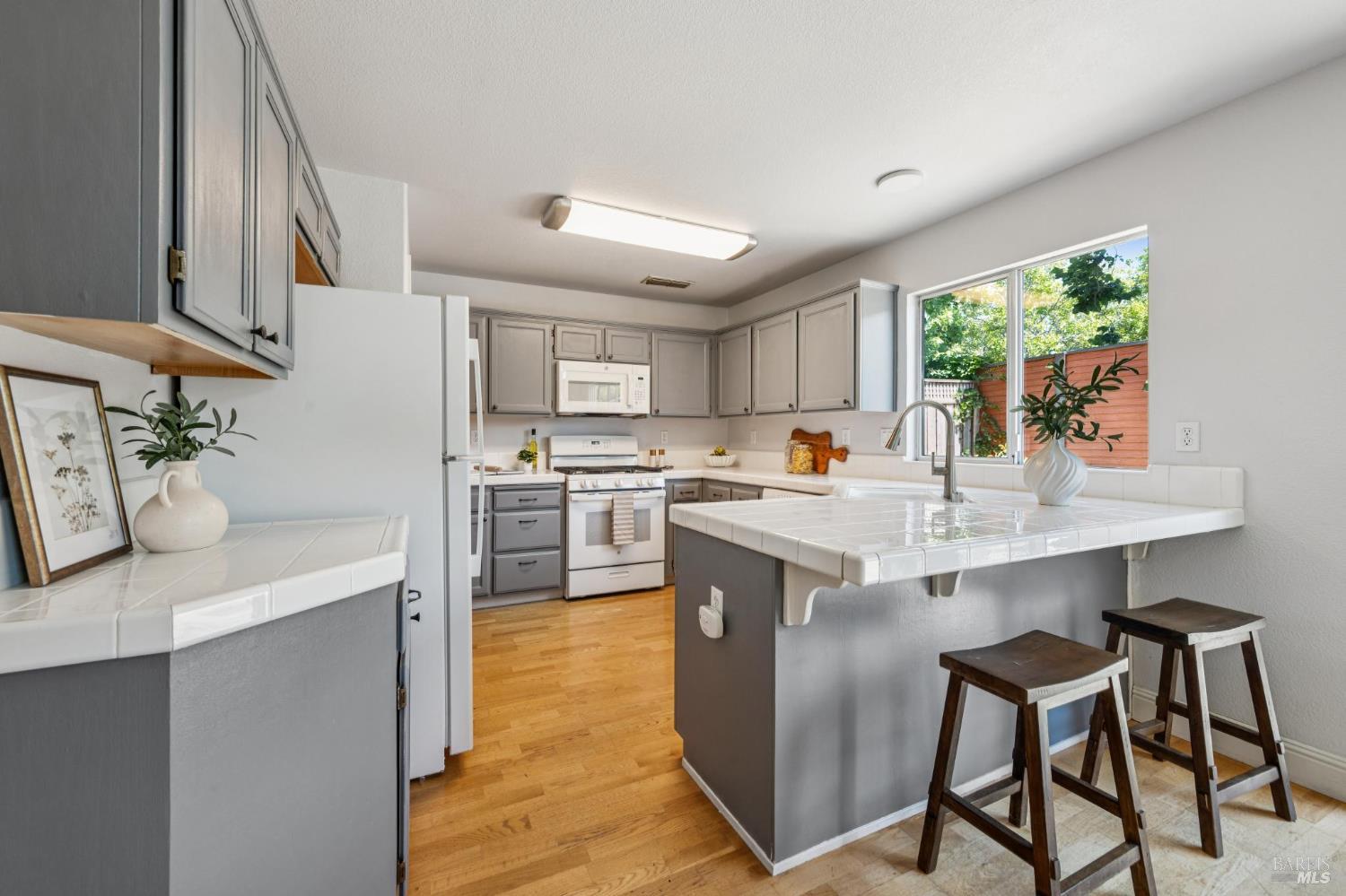 Detail Gallery Image 17 of 53 For 8030 Macaw Ct, Rohnert Park,  CA 94928 - 3 Beds | 2/1 Baths