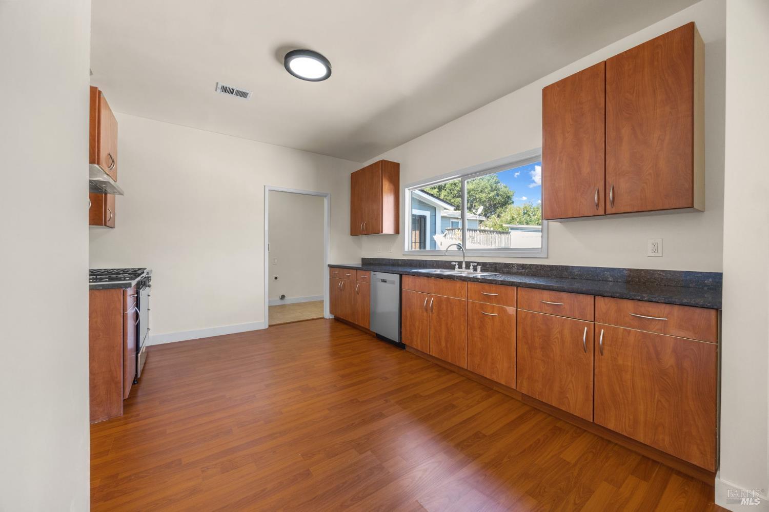 Detail Gallery Image 11 of 32 For 657 Porter St, Vallejo,  CA 94590 - 3 Beds | 2 Baths