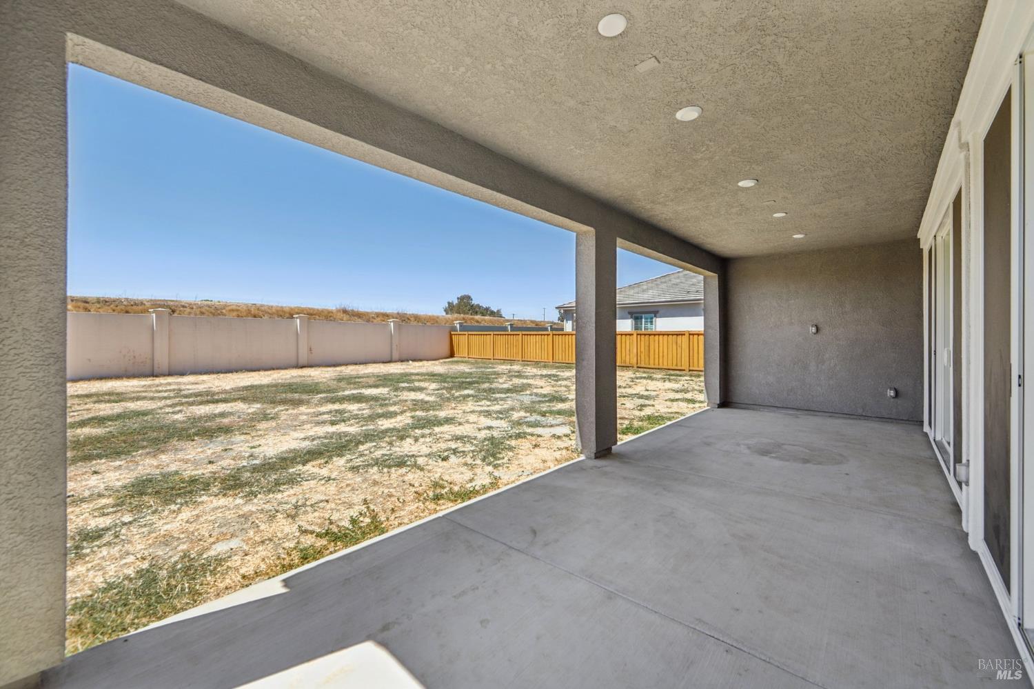 Detail Gallery Image 29 of 44 For 1553 Base Ct, Dixon,  CA 95620 - 4 Beds | 3 Baths