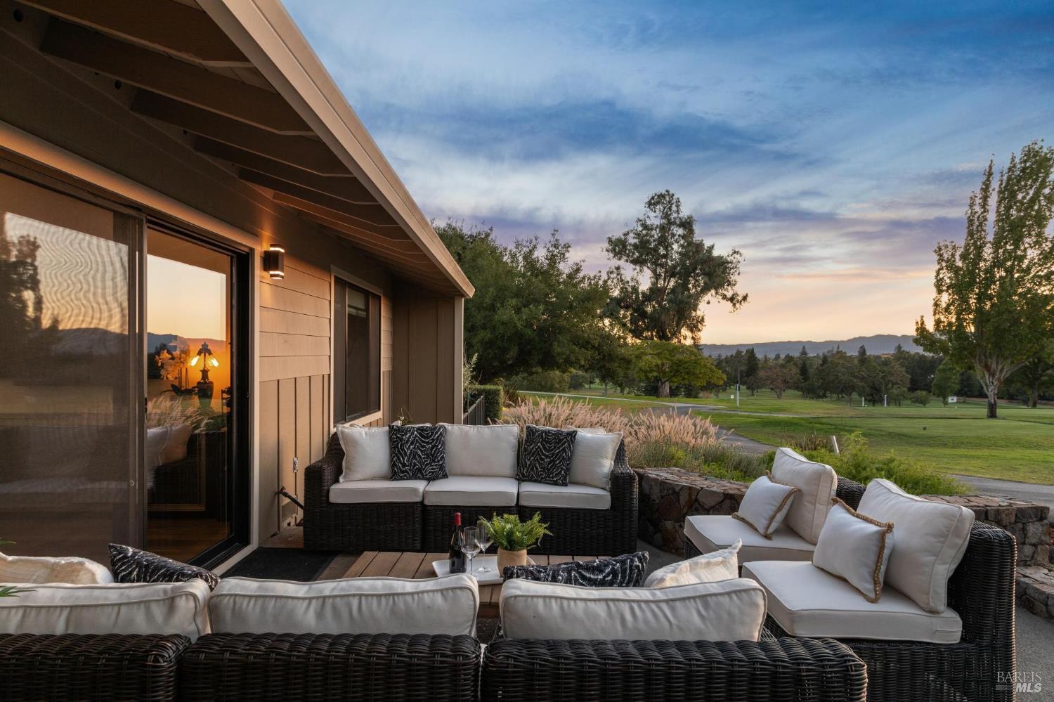 Detail Gallery Image 7 of 69 For 836 Acorn Way, Napa,  CA 94558 - 3 Beds | 2 Baths