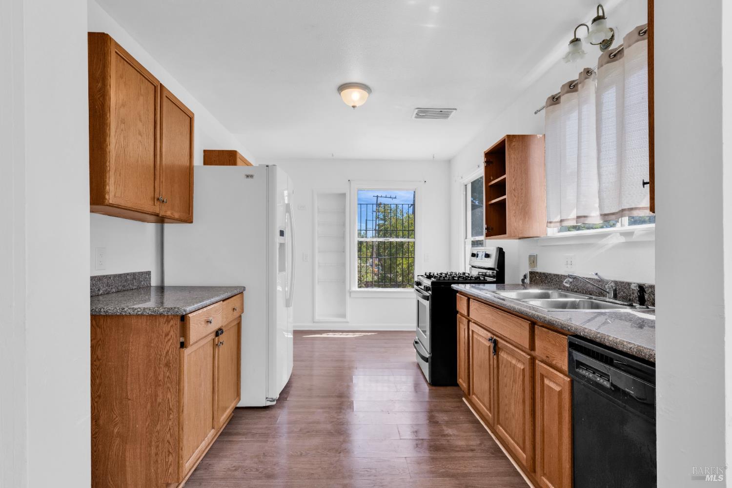 Detail Gallery Image 12 of 22 For 1416 Napa St, Vallejo,  CA 94590 - 2 Beds | 2 Baths