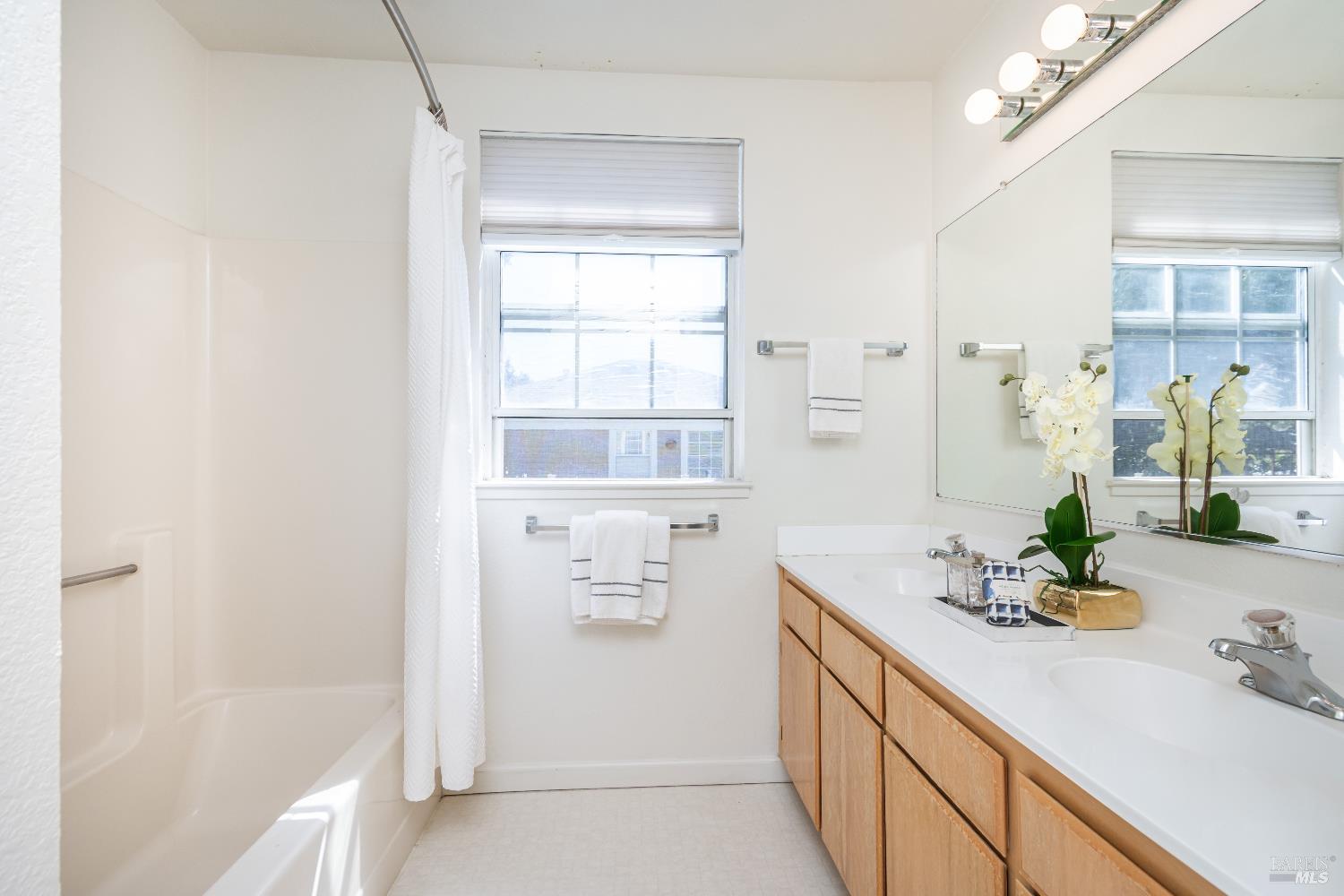 Detail Gallery Image 15 of 25 For 2748 Elks Way, Napa,  CA 94558 - 3 Beds | 2 Baths