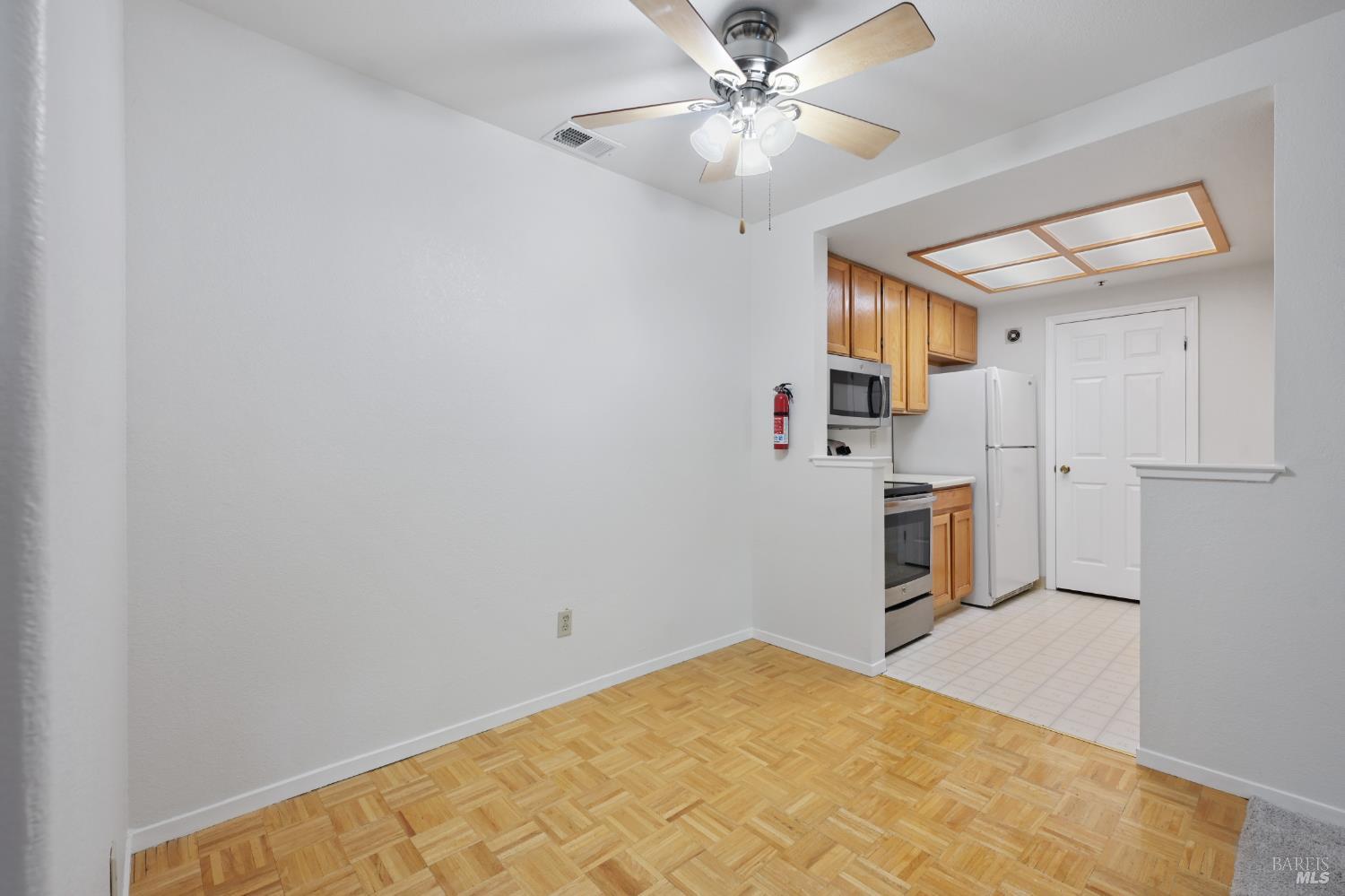 Detail Gallery Image 9 of 29 For 506 Dursey Dr, Pinole,  CA 94564 - 2 Beds | 2 Baths