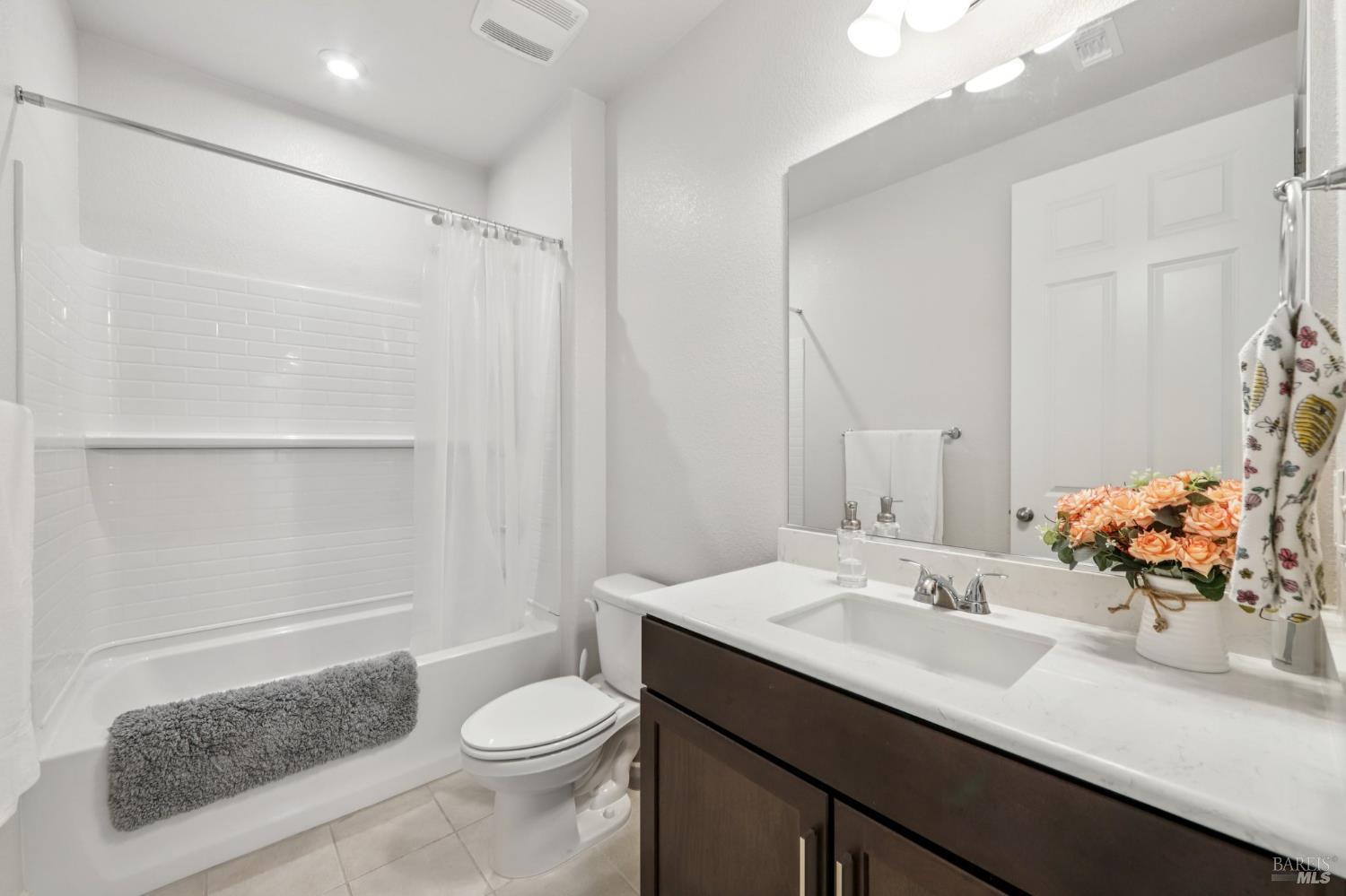 Detail Gallery Image 18 of 44 For 1553 Base Ct, Dixon,  CA 95620 - 4 Beds | 3 Baths