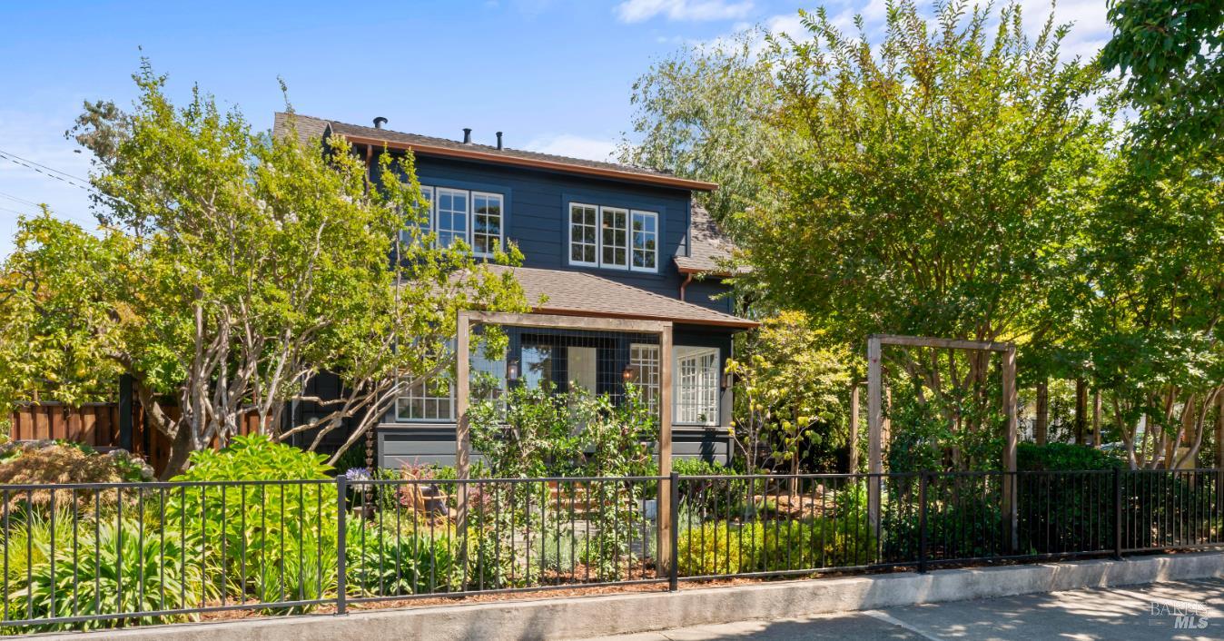Detail Gallery Image 43 of 77 For 108 Randolph St, Napa,  CA 94559 - 3 Beds | 3 Baths