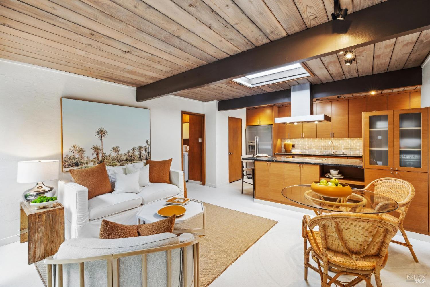 Detail Gallery Image 8 of 55 For 87 Mount Rainier Dr, San Rafael,  CA 94903 - 5 Beds | 2 Baths