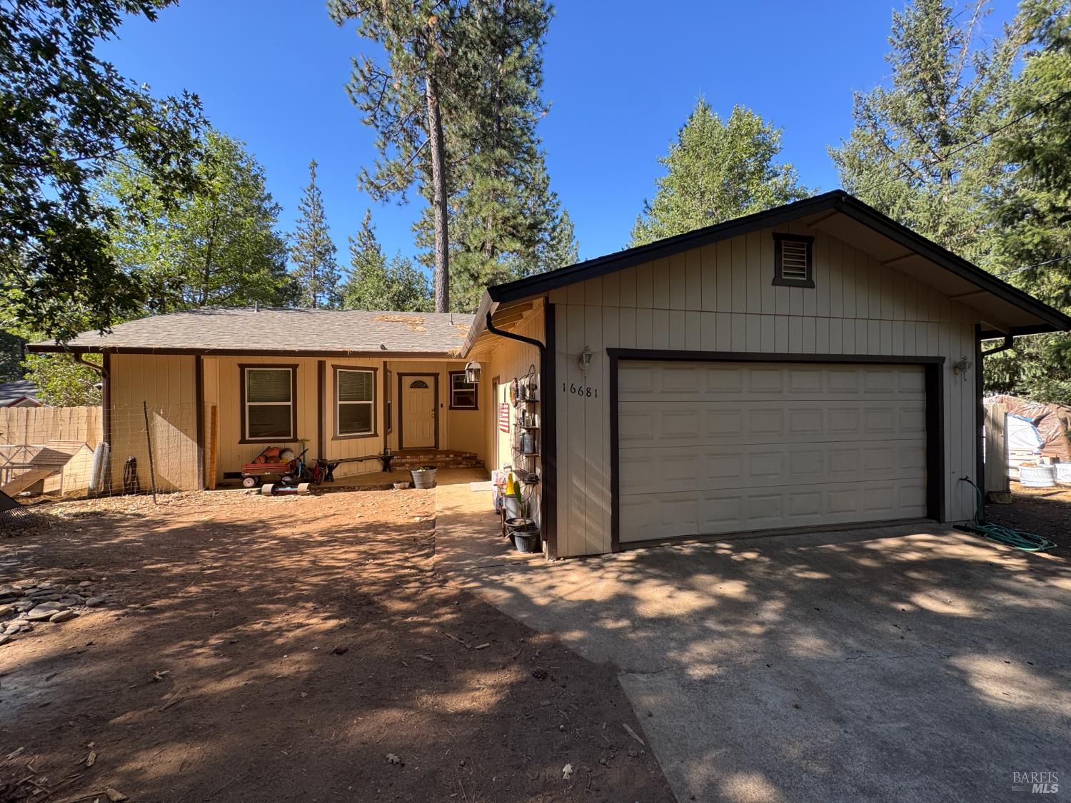 Detail Gallery Image 1 of 13 For 16681 Cobb Blvd, Cobb,  CA 95426 - 3 Beds | 2 Baths
