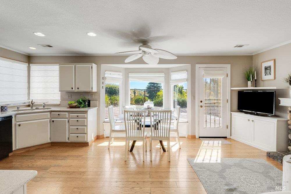Detail Gallery Image 13 of 61 For 108 James River Rd, Vallejo,  CA 94591 - 3 Beds | 2/1 Baths