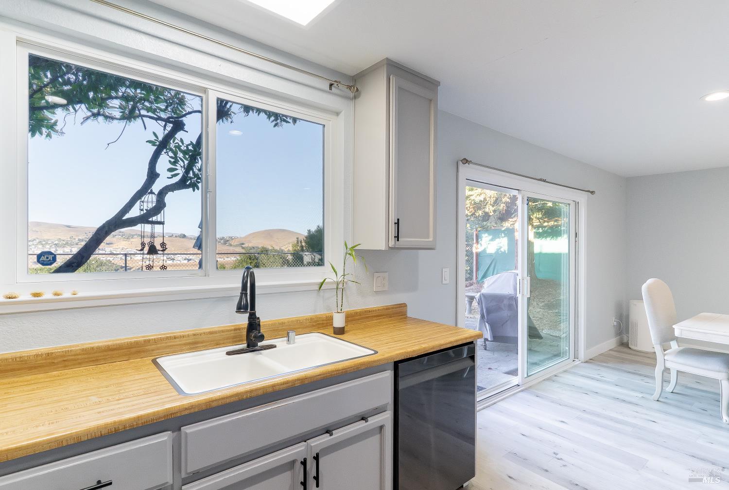 Detail Gallery Image 26 of 41 For 220 Bluebell Pl, Vallejo,  CA 94591 - 4 Beds | 2 Baths