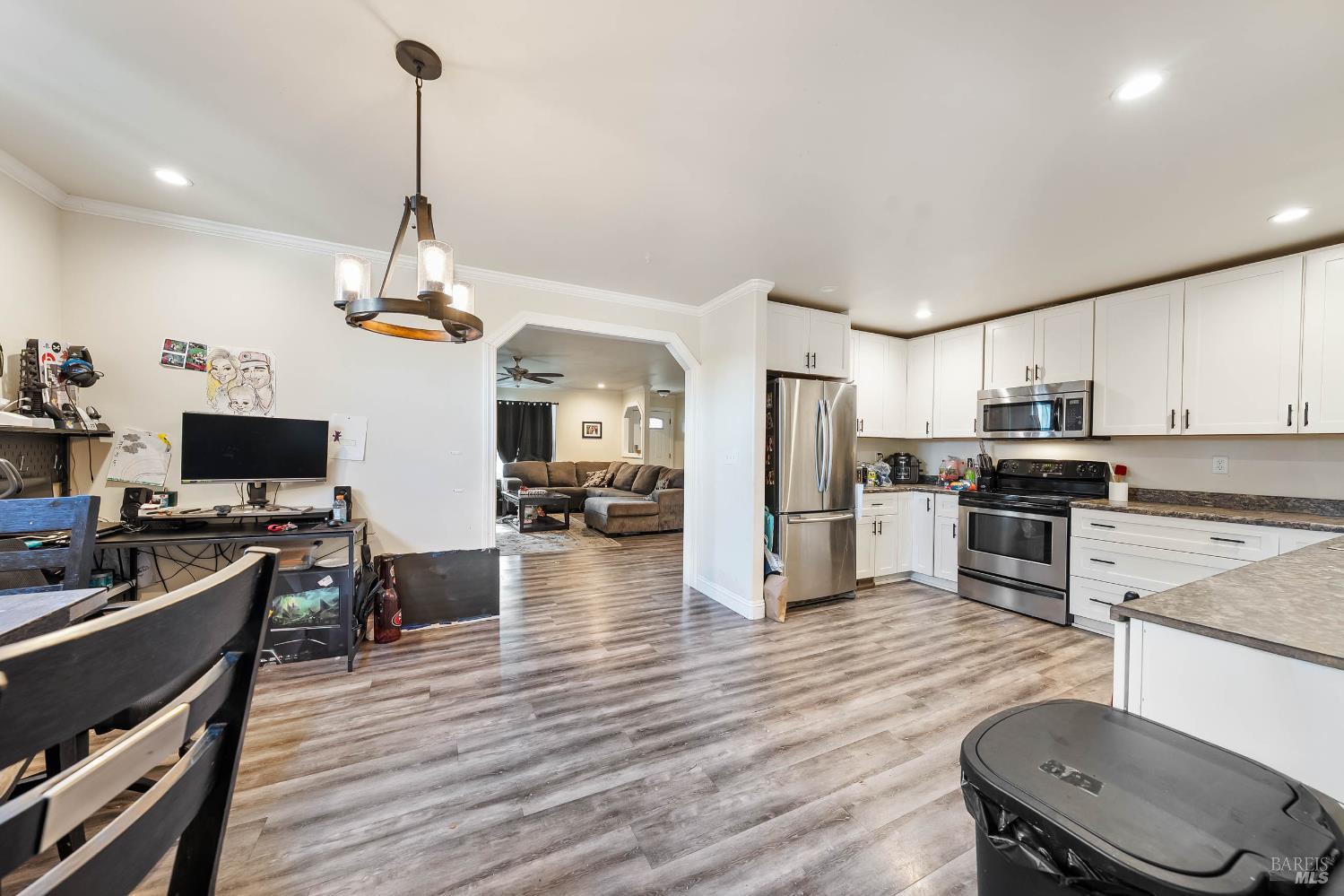 Detail Gallery Image 8 of 36 For 3664 Mckinnley Dr, Clearlake,  CA 95422 - 3 Beds | 2 Baths