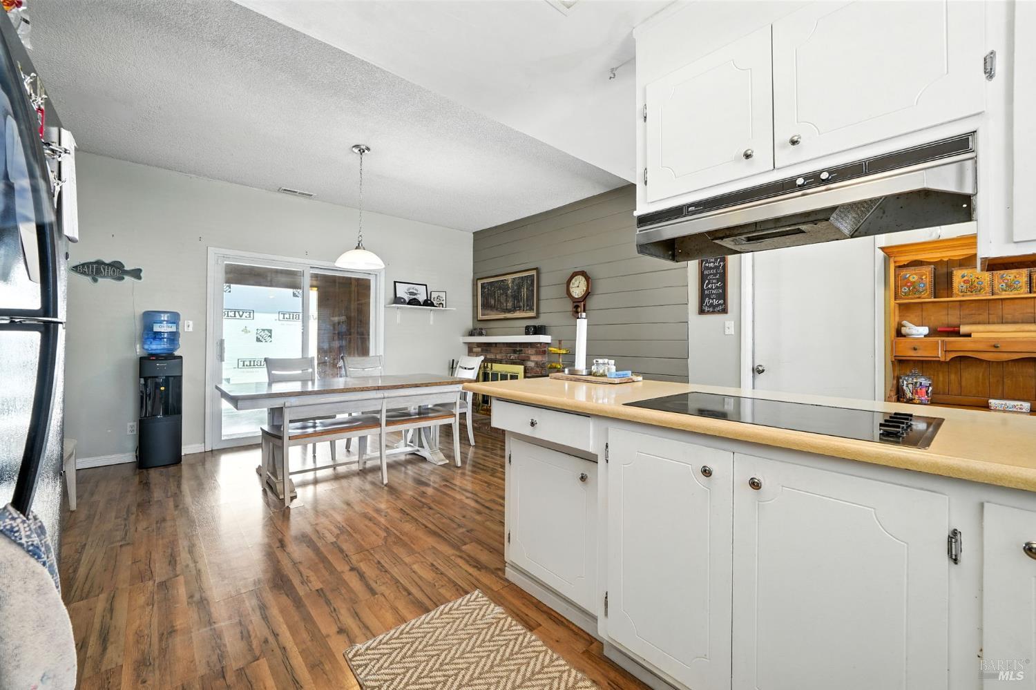Detail Gallery Image 10 of 33 For 4272 Brentwood Cir, Concord,  CA 94521 - 3 Beds | 2 Baths