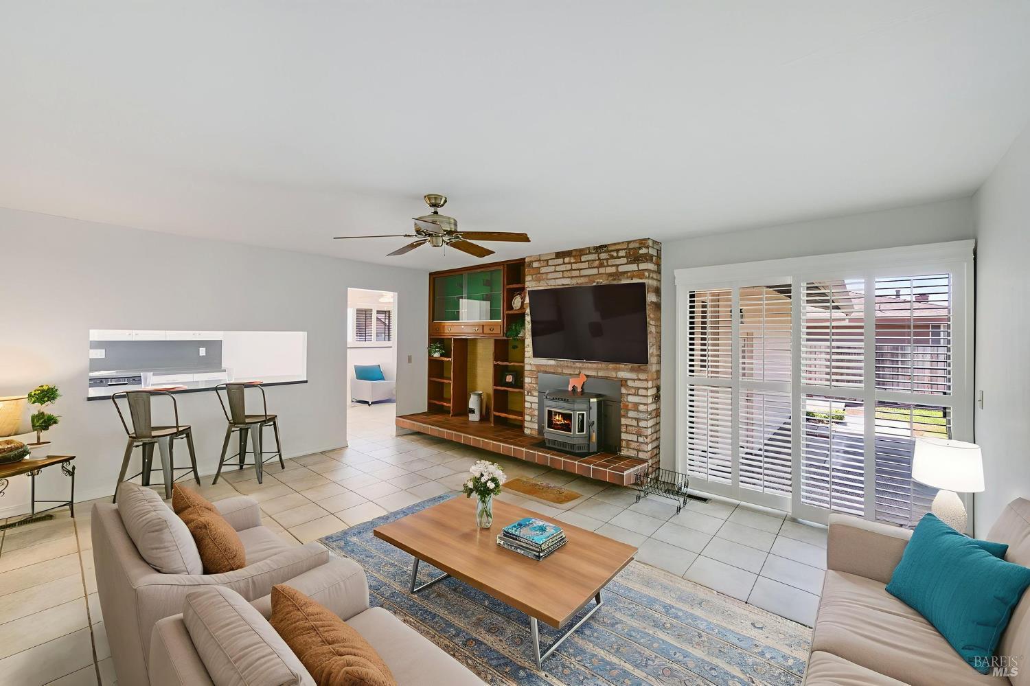 Detail Gallery Image 14 of 50 For 390 S Almond St, Dixon,  CA 95620 - 4 Beds | 2/1 Baths
