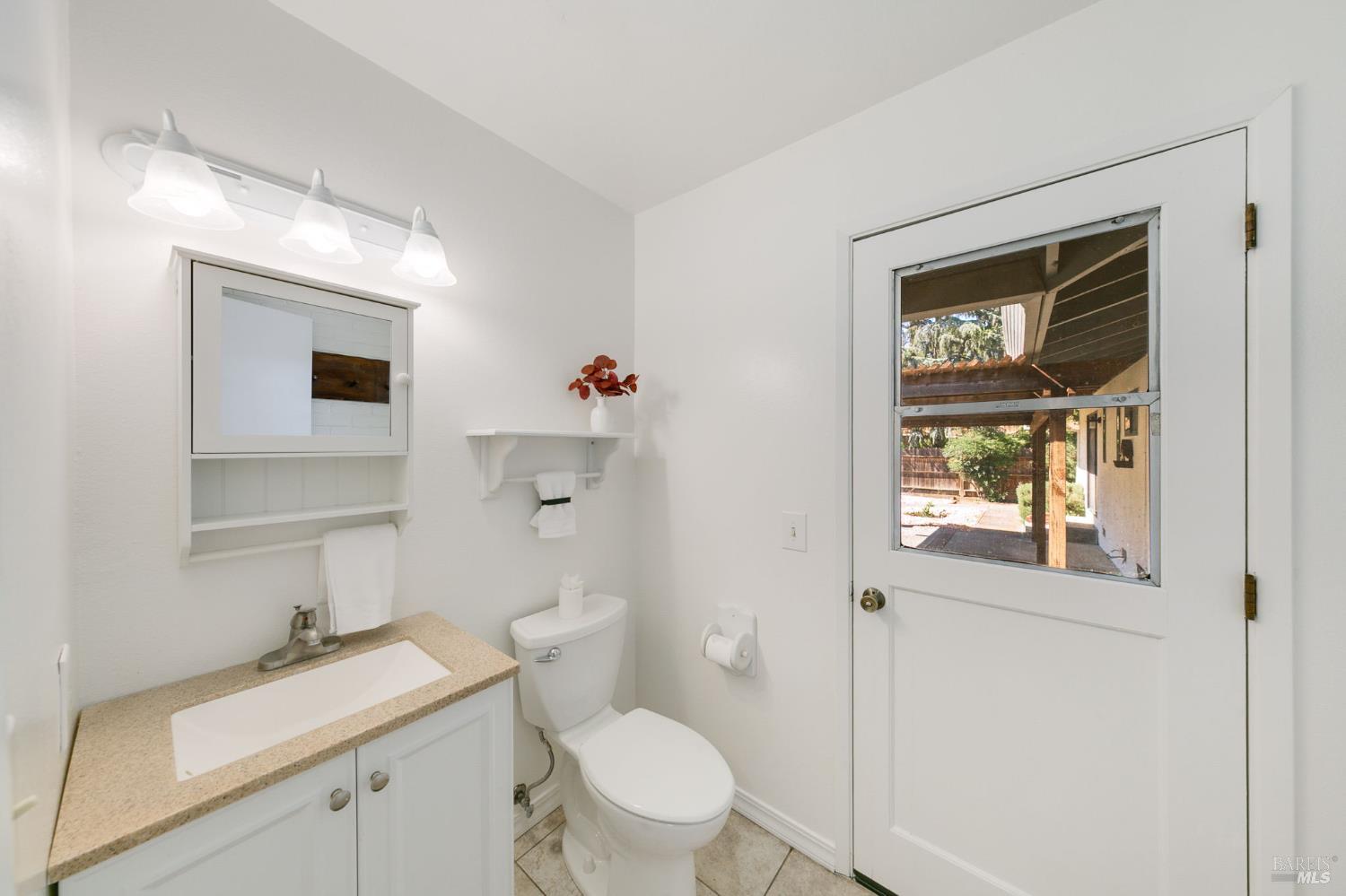 Detail Gallery Image 16 of 50 For 390 S Almond St, Dixon,  CA 95620 - 4 Beds | 2/1 Baths