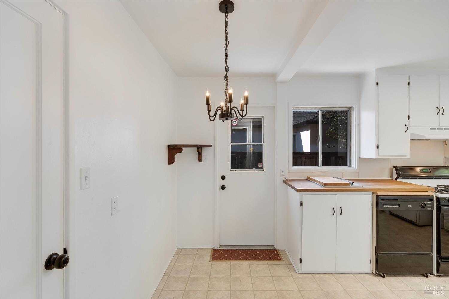 Detail Gallery Image 13 of 40 For 1229 Olive St, Santa Rosa,  CA 95407 - 3 Beds | 2 Baths