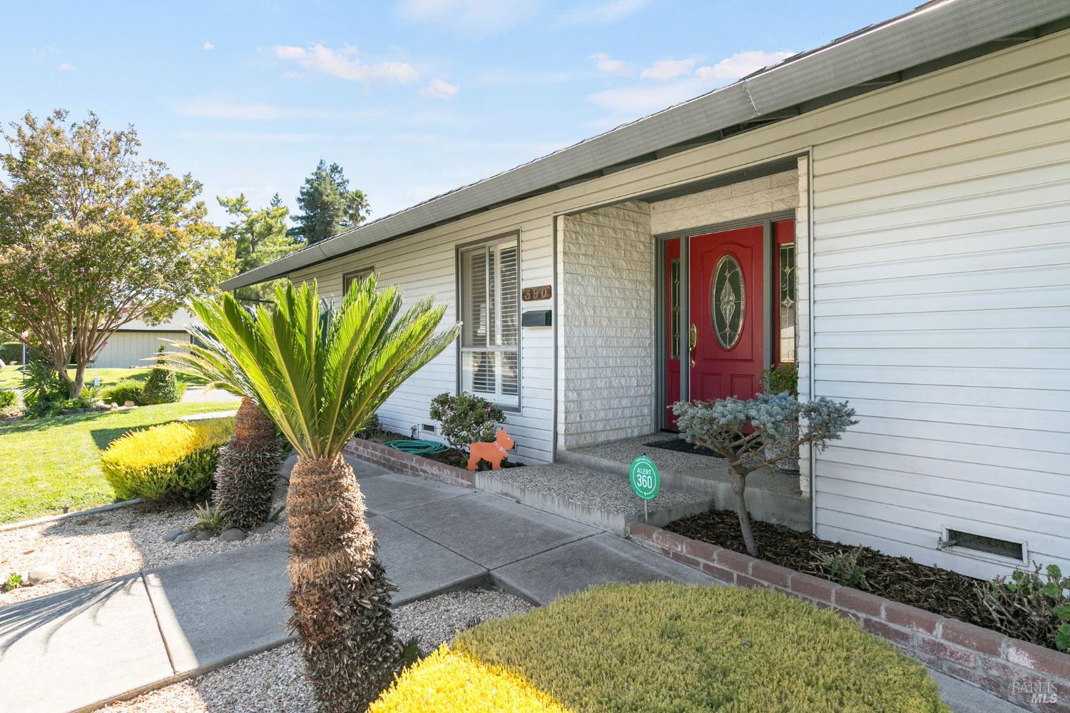 Detail Gallery Image 2 of 50 For 390 S Almond St, Dixon,  CA 95620 - 4 Beds | 2/1 Baths