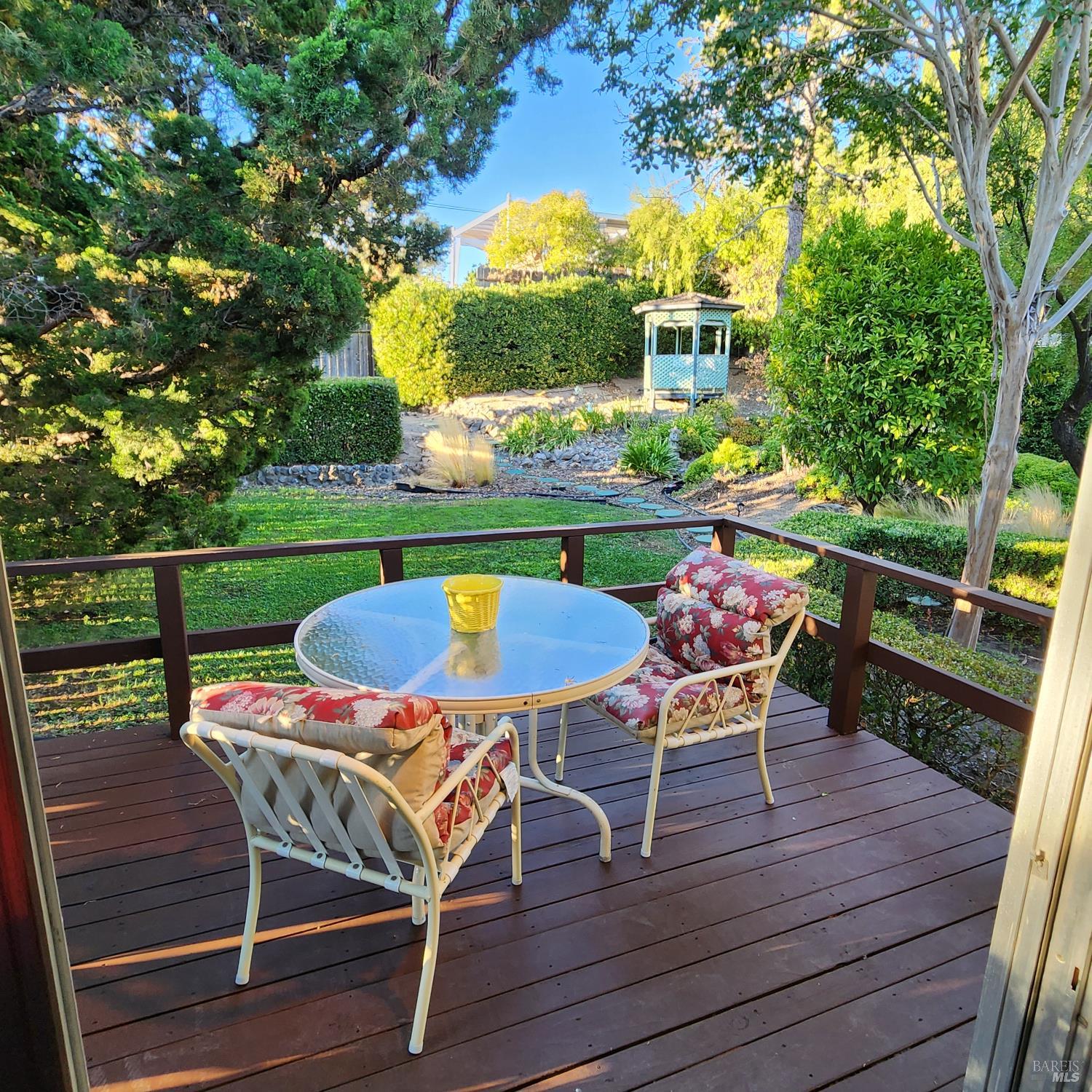 Detail Gallery Image 15 of 18 For 1012 Terra Verde Dr, Napa,  CA 94559 - 3 Beds | 2 Baths