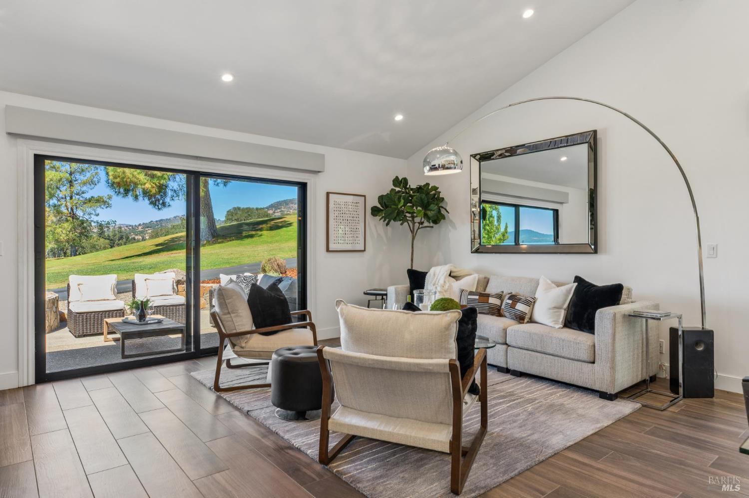 Detail Gallery Image 3 of 69 For 836 Acorn Way, Napa,  CA 94558 - 3 Beds | 2 Baths