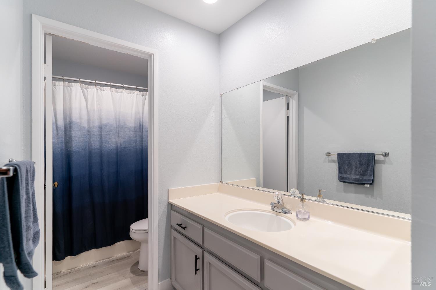 Detail Gallery Image 14 of 41 For 220 Bluebell Pl, Vallejo,  CA 94591 - 4 Beds | 2 Baths