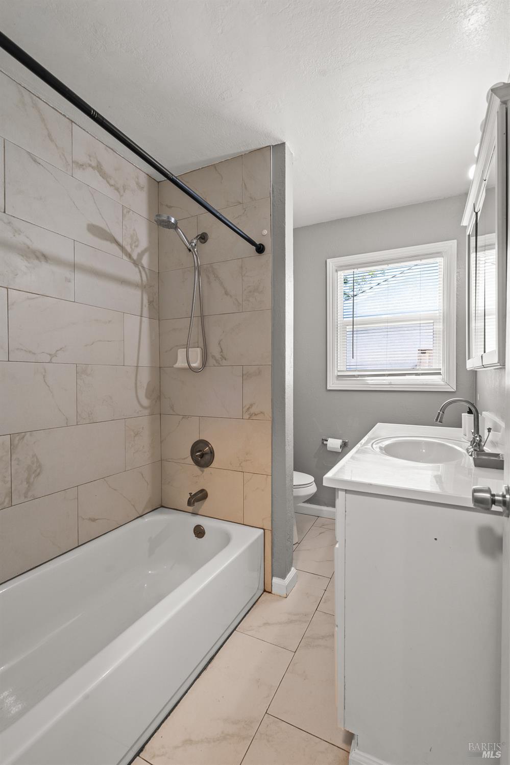 Detail Gallery Image 23 of 32 For 229 Hermosa Ave, Vallejo,  CA 94589 - 3 Beds | 1 Baths