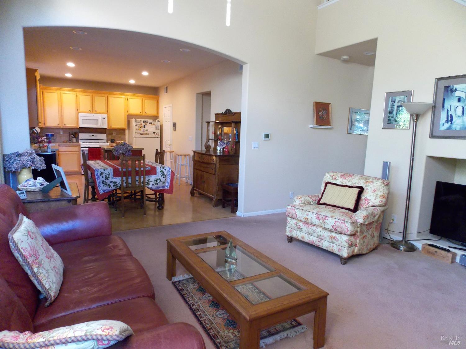 Detail Gallery Image 8 of 44 For 1349 Golf Course Dr, Windsor,  CA 95492 - 3 Beds | 2/1 Baths