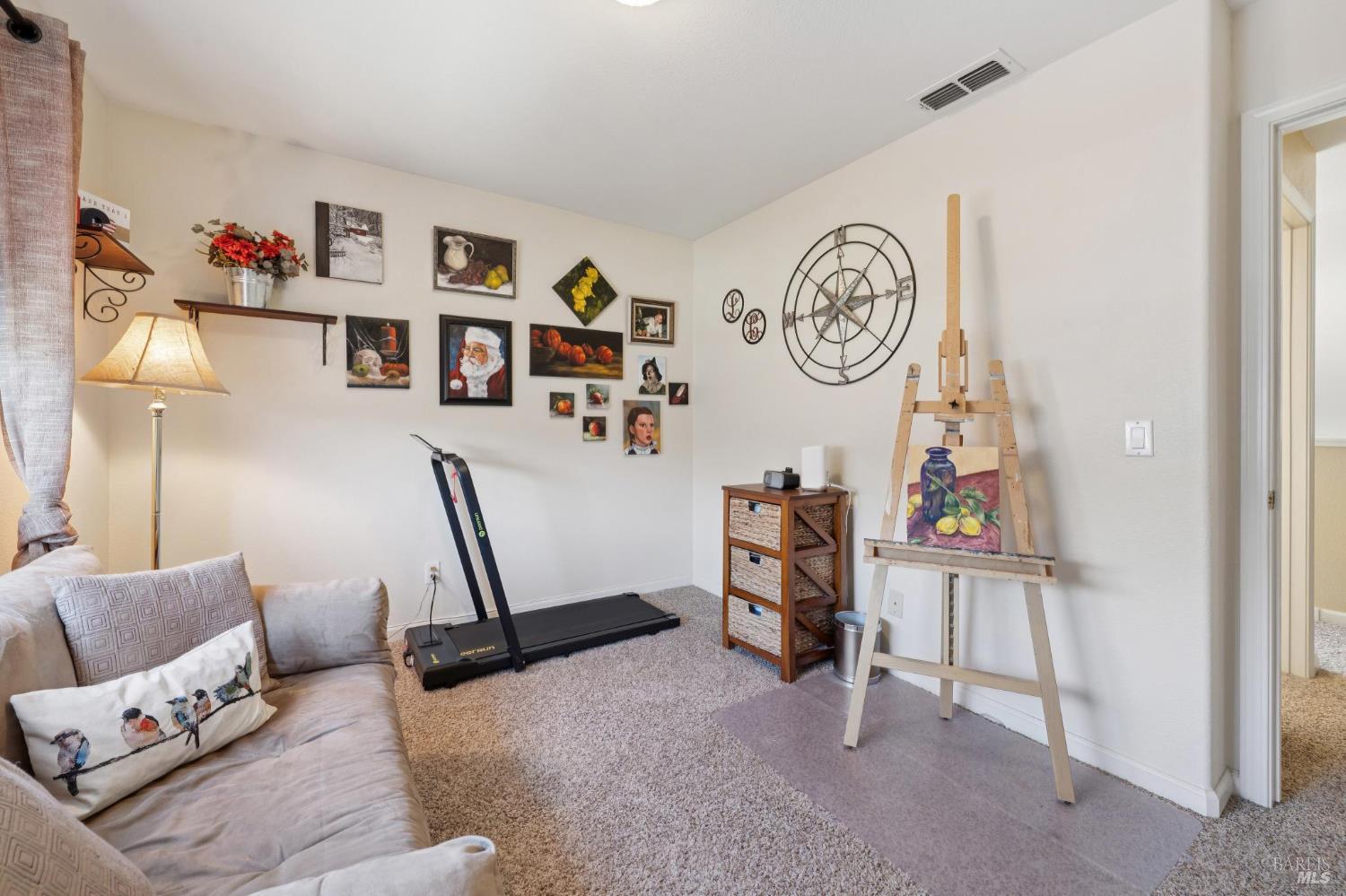 Detail Gallery Image 22 of 29 For 1463 Woodside Cir, Petaluma,  CA 94954 - 3 Beds | 2/1 Baths