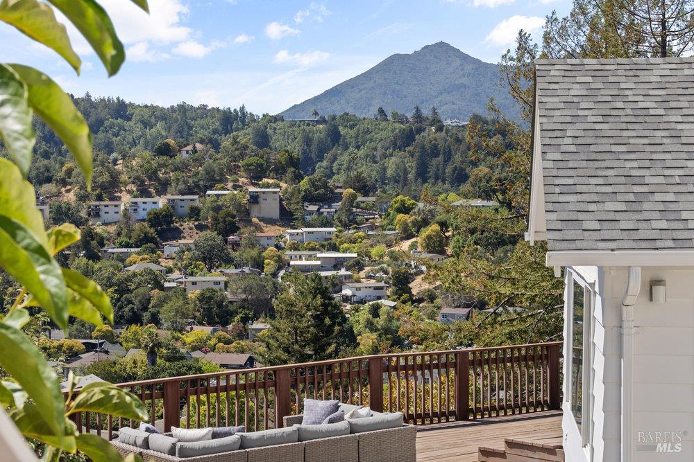 Detail Gallery Image 29 of 56 For 78 Windsor Ave, San Rafael,  CA 94901 - 4 Beds | 3 Baths
