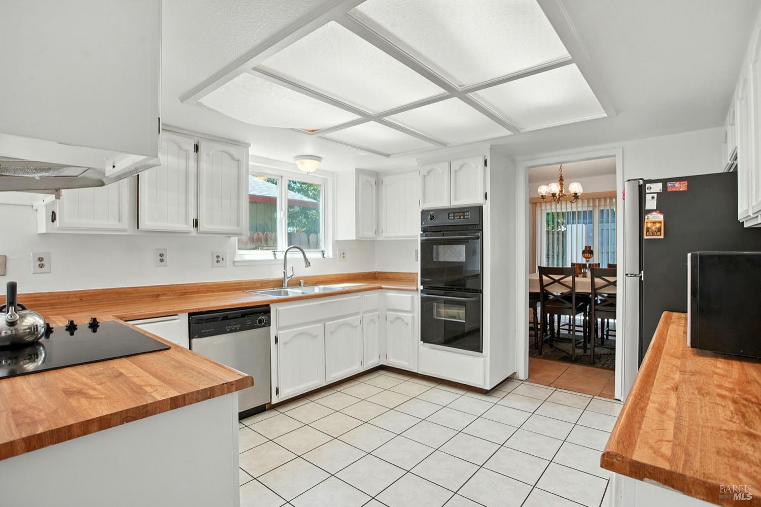 Detail Gallery Image 8 of 26 For 1843 Santa Monica St, Fairfield,  CA 94533 - 3 Beds | 2 Baths