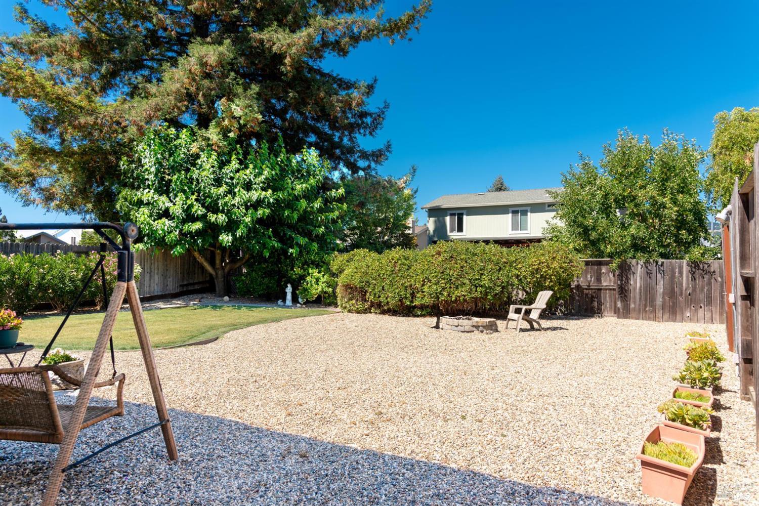 Detail Gallery Image 31 of 32 For 936 Edith Ct, Rohnert Park,  CA 94928 - 6 Beds | 2/1 Baths