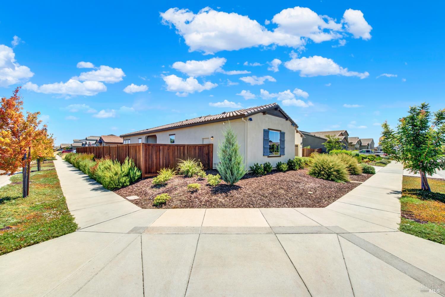 Detail Gallery Image 5 of 82 For 765 Fig Tree Ln, Dixon,  CA 95620 - 4 Beds | 3 Baths