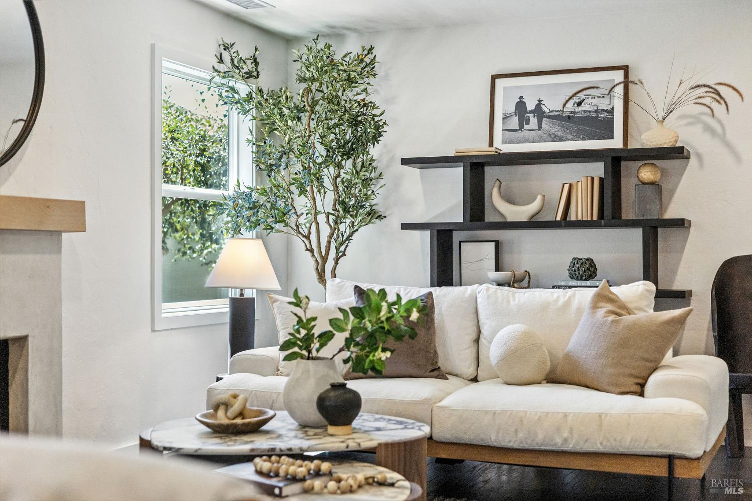 Detail Gallery Image 7 of 38 For 26 Plaza Dr, Mill Valley,  CA 94941 - 3 Beds | 2 Baths