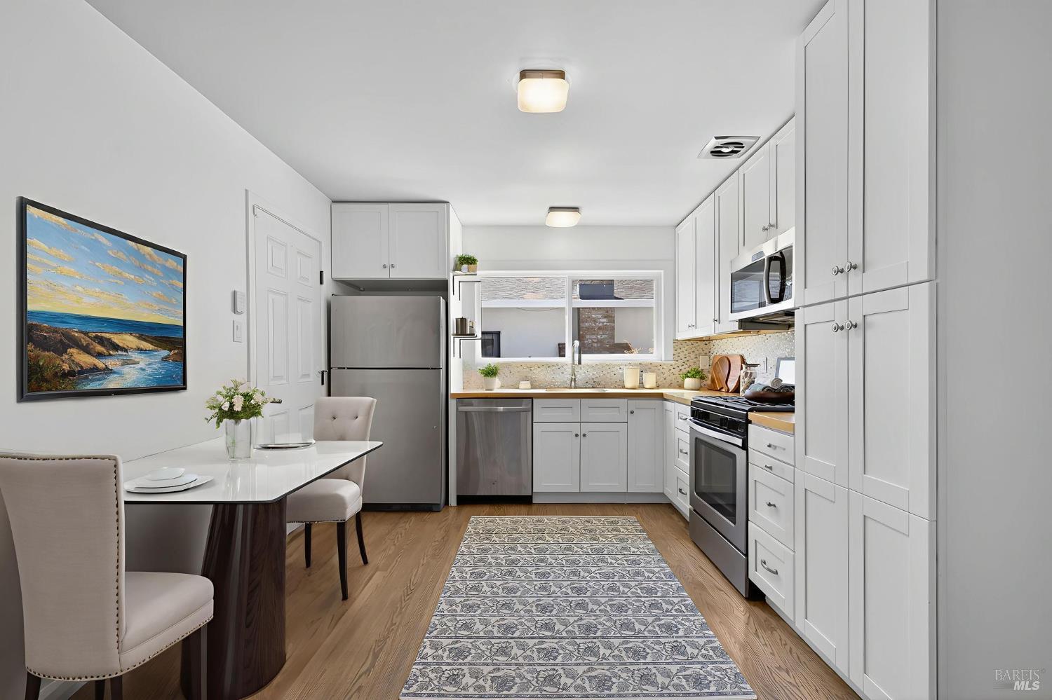 Detail Gallery Image 14 of 34 For 3541 Palomar Way, Napa,  CA 94558 - 3 Beds | 2 Baths