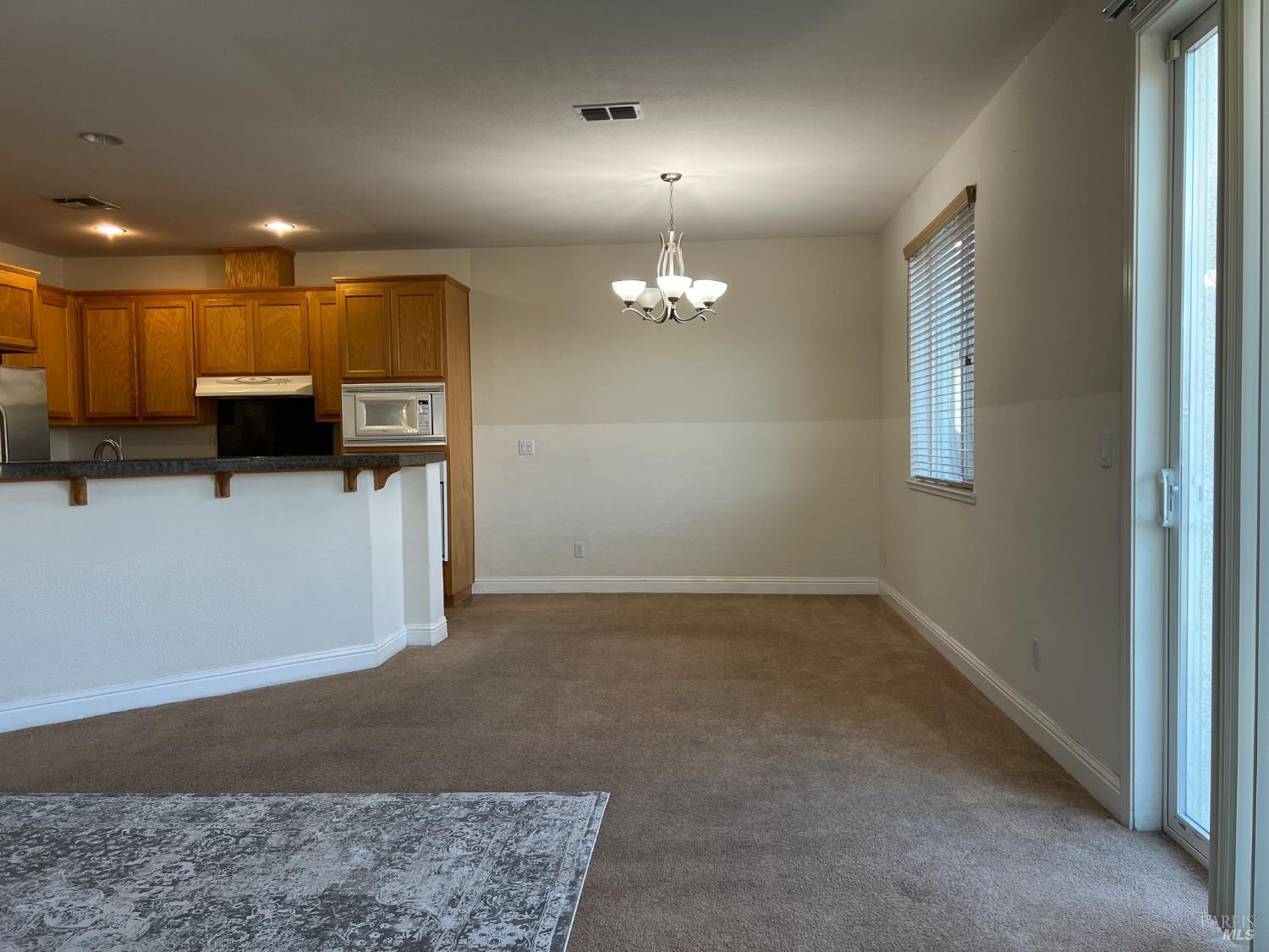 Detail Gallery Image 3 of 16 For 5133 Fowler Ln, Fairfield,  CA 94533 - 3 Beds | 2/1 Baths