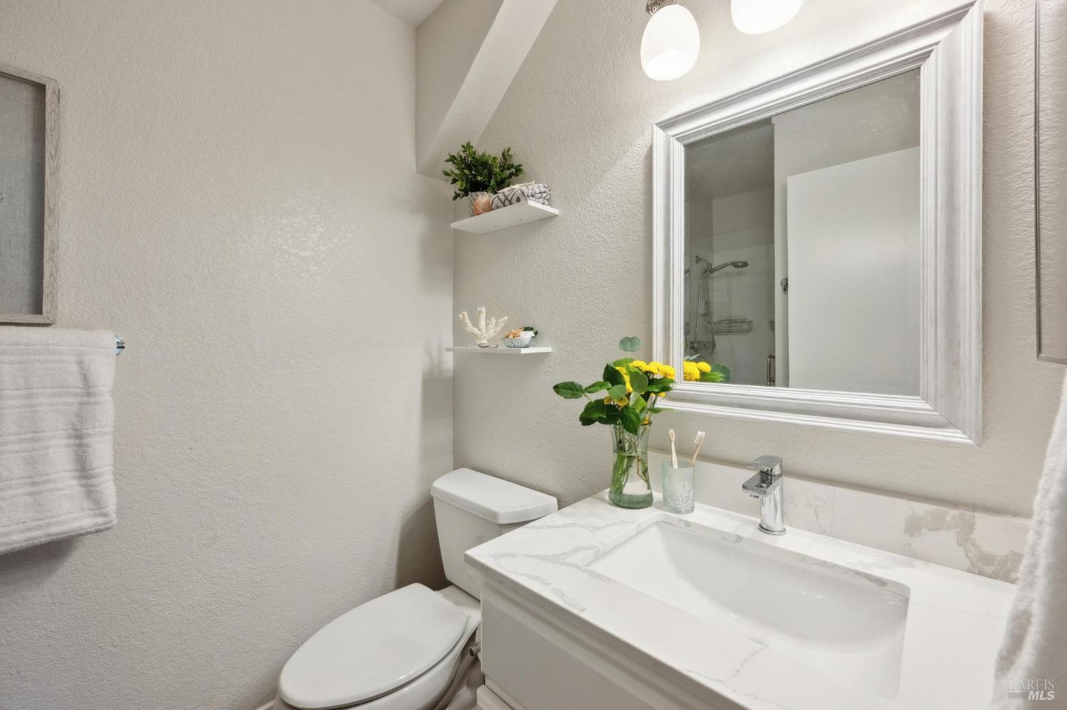 Detail Gallery Image 23 of 32 For 121 Quail Ct, Novato,  CA 94949 - 2 Beds | 2 Baths