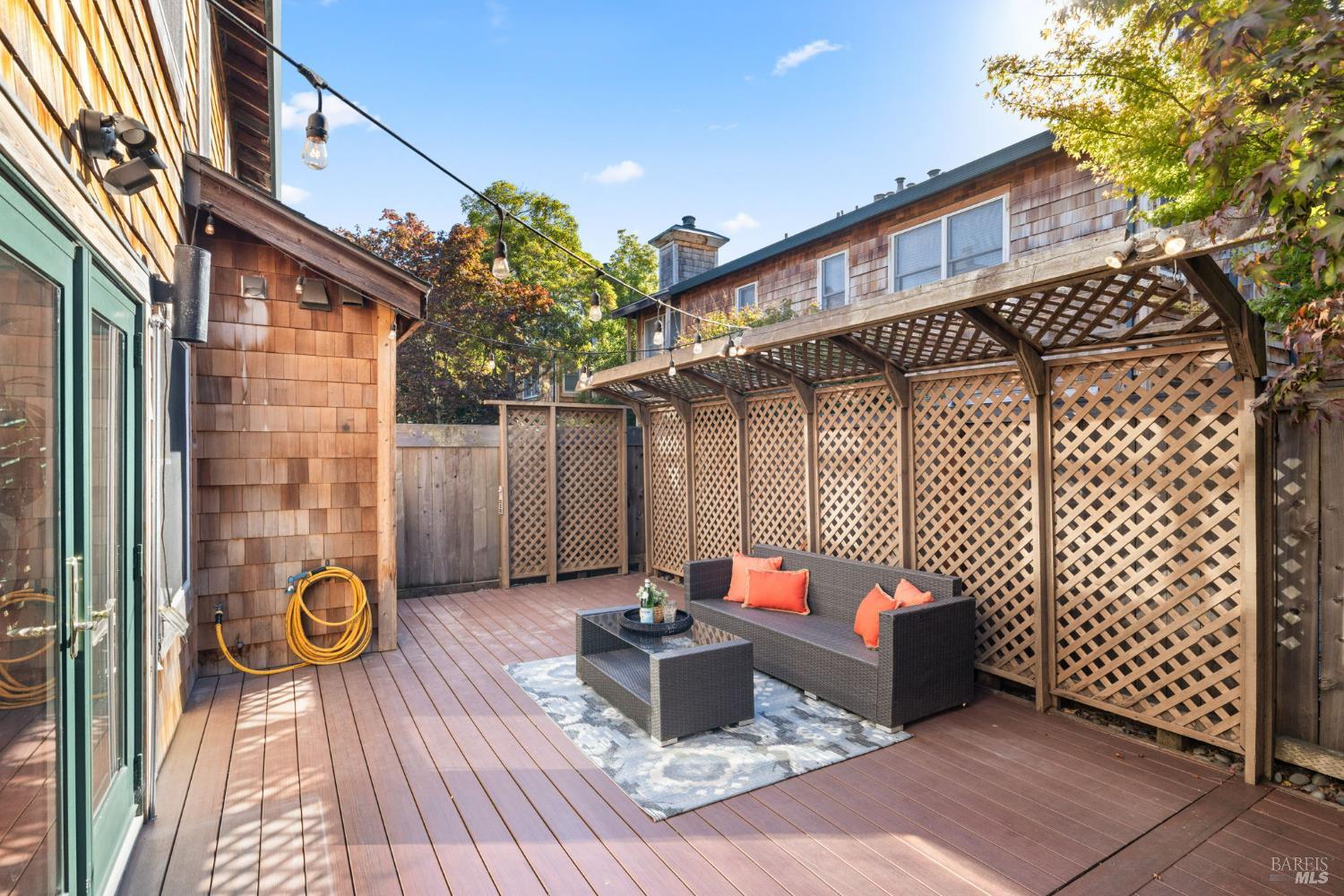 Detail Gallery Image 41 of 49 For 607 Centre Ct, Alameda,  CA 94502 - 2 Beds | 2/1 Baths