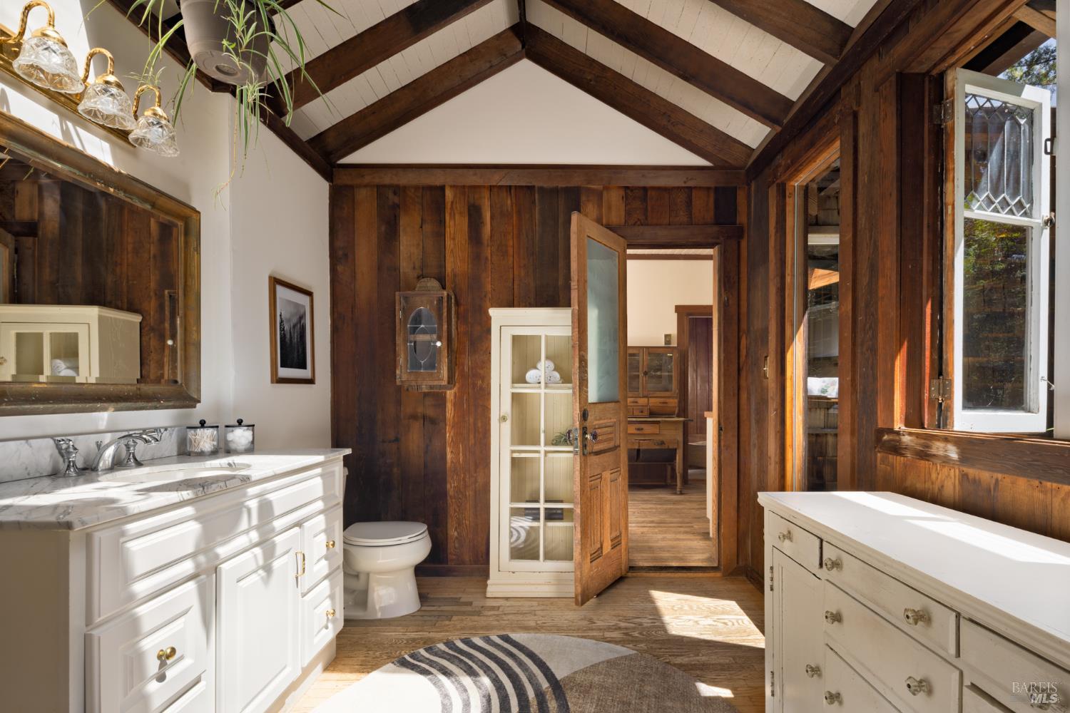 Detail Gallery Image 14 of 23 For 6 Wainwright Pl, Mill Valley,  CA 94941 - 3 Beds | 1/1 Baths