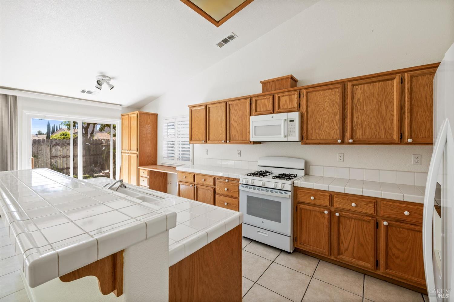 Detail Gallery Image 13 of 40 For 3283 Lagunita Cir, Fairfield,  CA 94533 - 4 Beds | 2 Baths