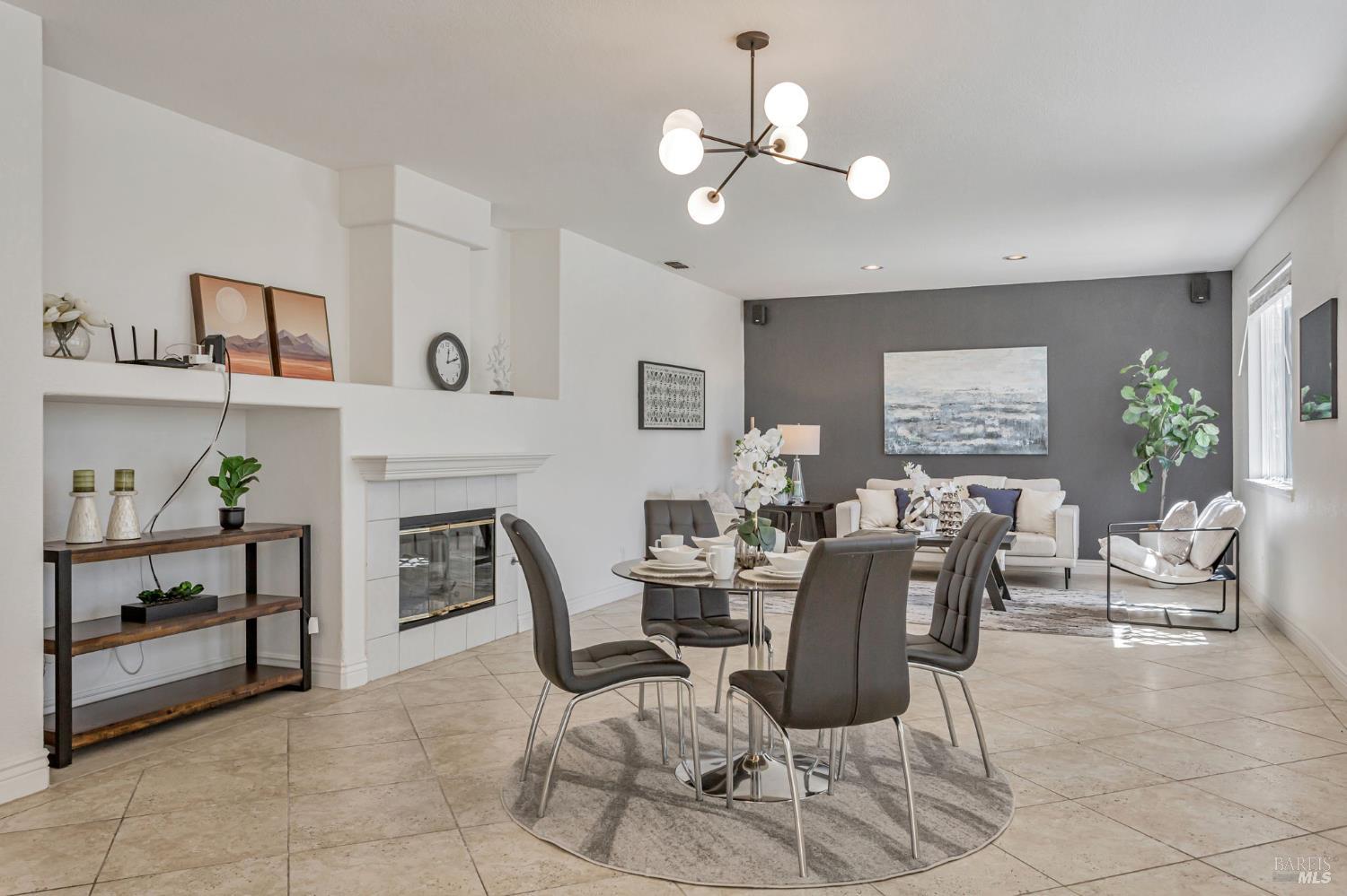 Detail Gallery Image 1 of 54 For 1048 Stillspring Dr, Vacaville,  CA 95687 - 5 Beds | 3 Baths