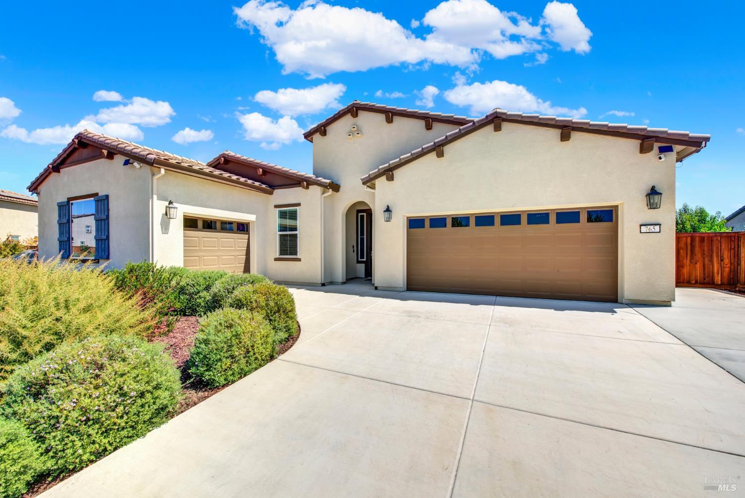 Detail Gallery Image 2 of 82 For 765 Fig Tree Ln, Dixon,  CA 95620 - 4 Beds | 3 Baths