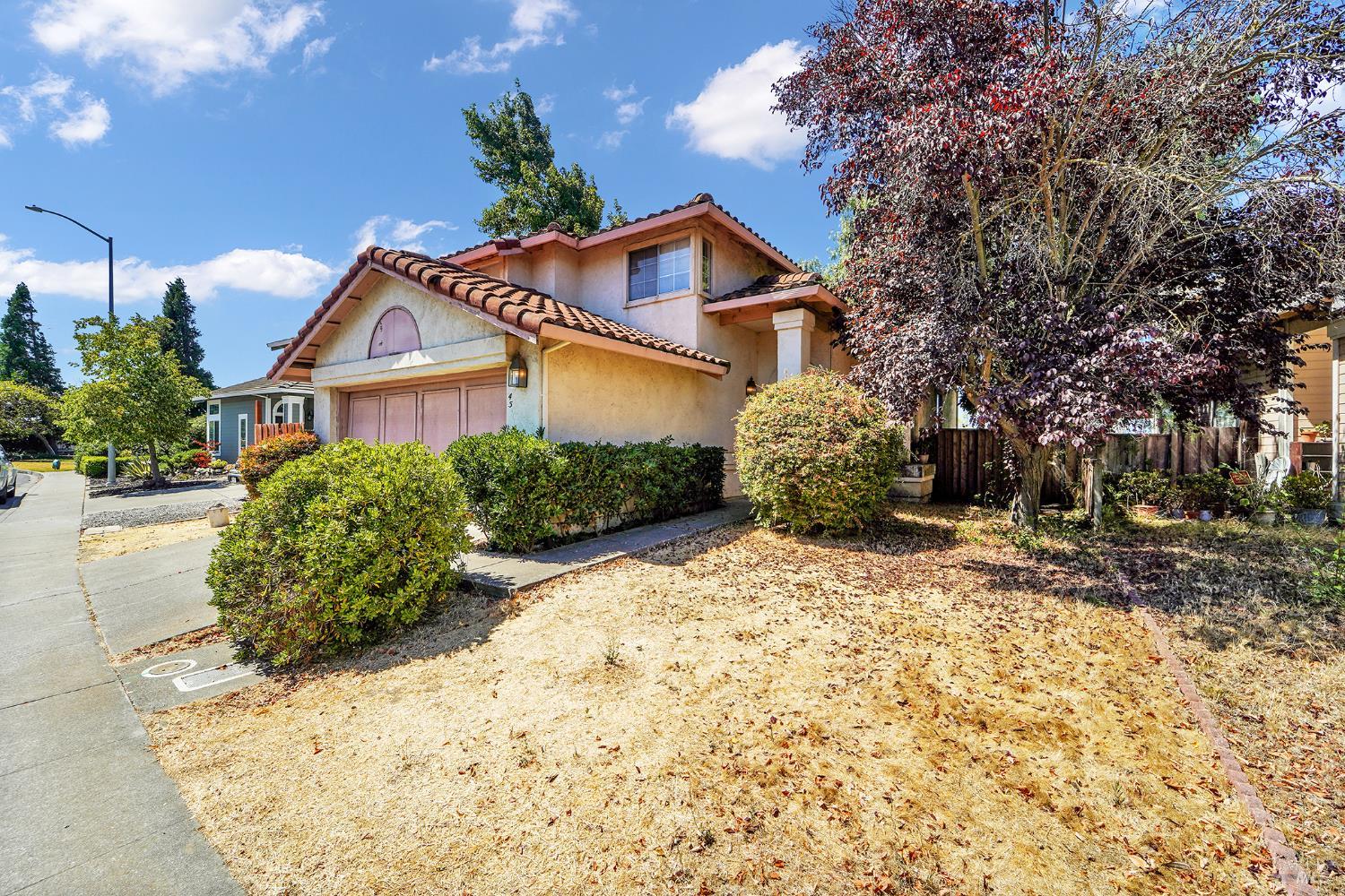 Detail Gallery Image 4 of 46 For 453 Knight Cir, Vallejo,  CA 94591 - 3 Beds | 2/1 Baths