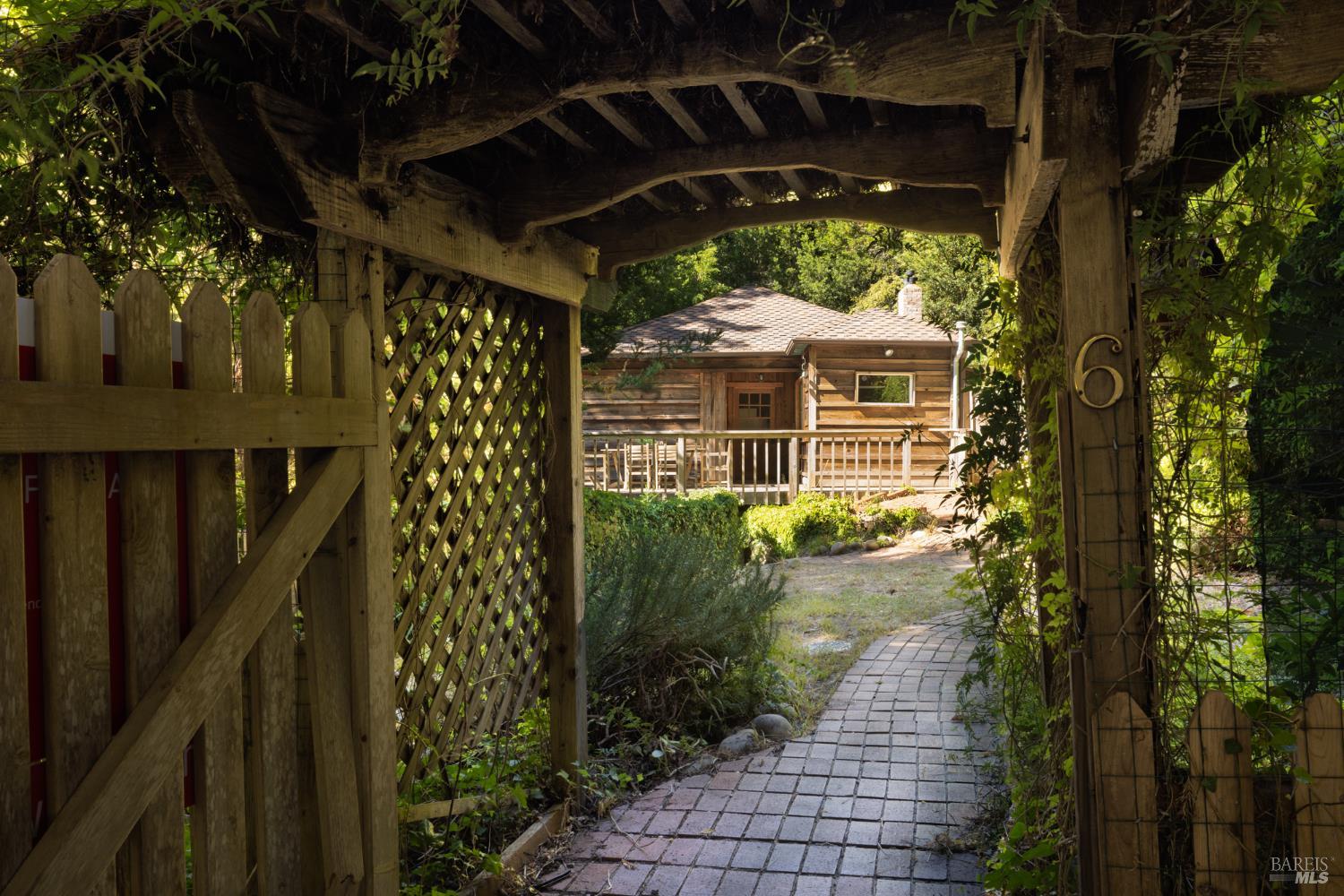 Detail Gallery Image 23 of 23 For 6 Wainwright Pl, Mill Valley,  CA 94941 - 3 Beds | 1/1 Baths