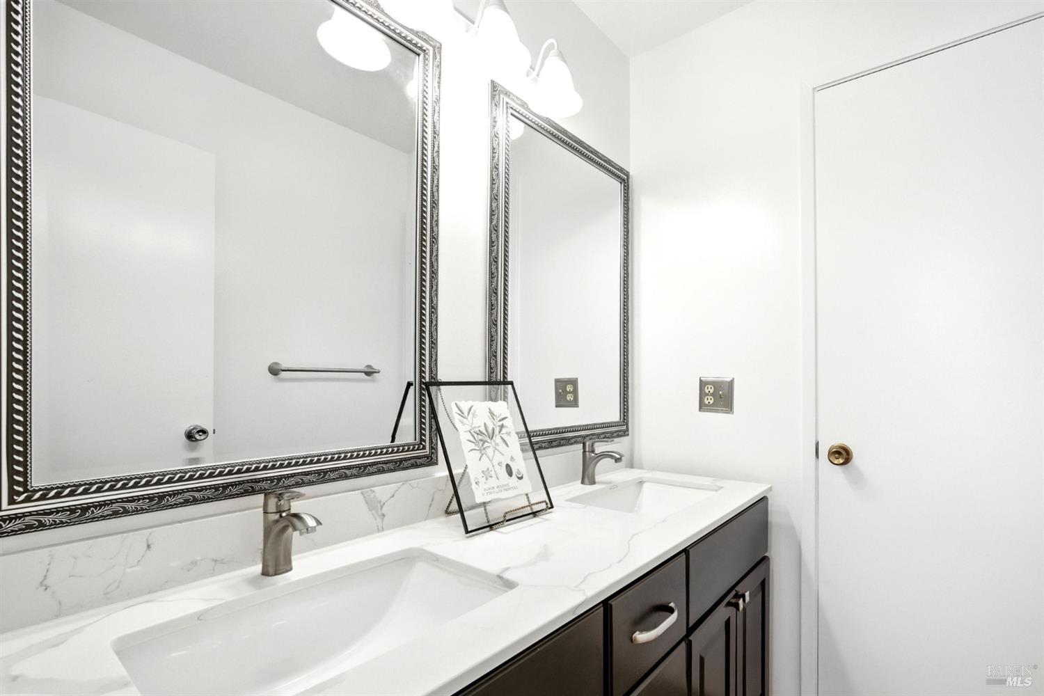 Detail Gallery Image 22 of 50 For 390 S Almond St, Dixon,  CA 95620 - 4 Beds | 2/1 Baths