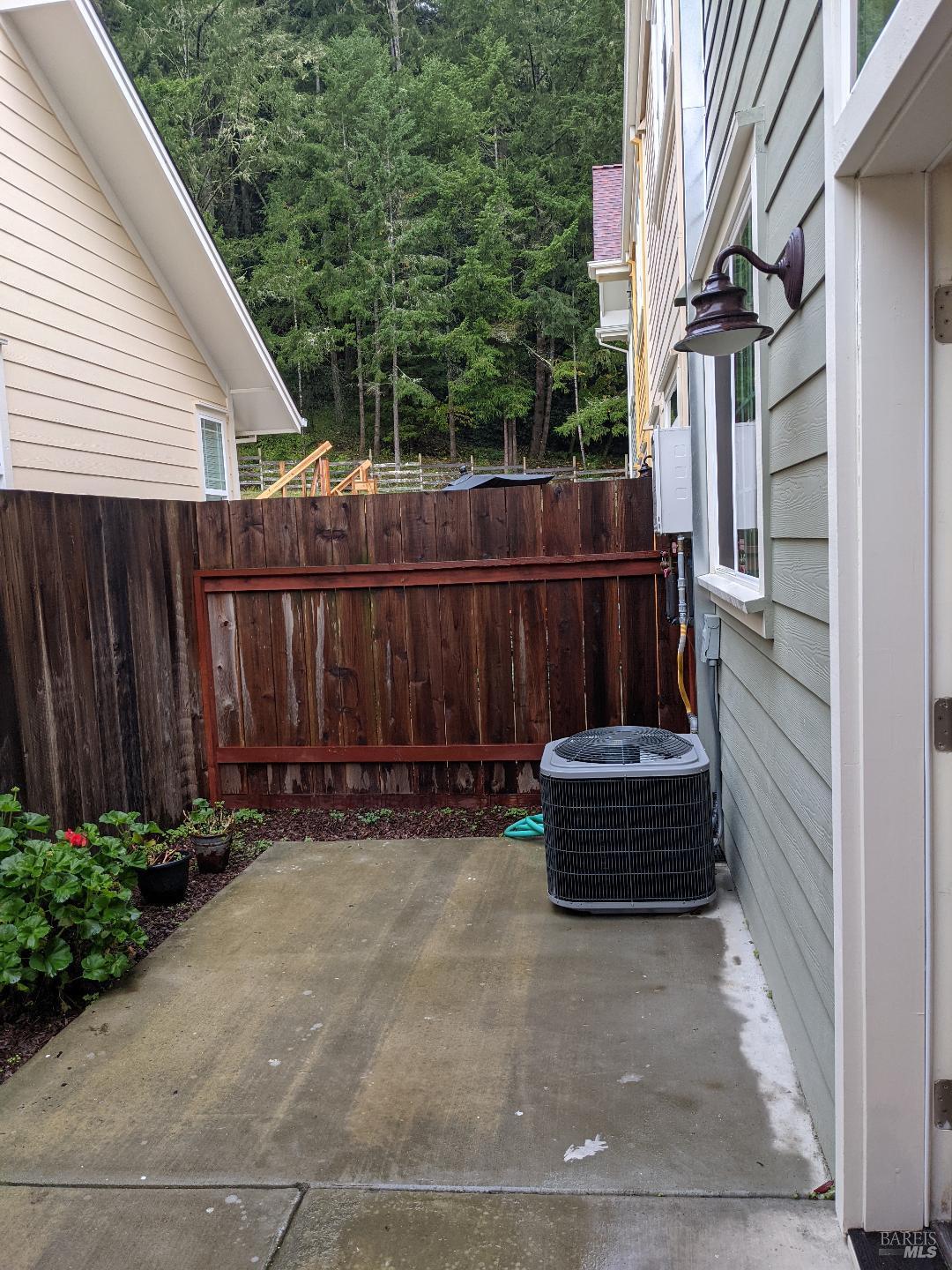 Detail Gallery Image 14 of 18 For 14619 Jomark Ln, Occidental,  CA 95465 - 2 Beds | 2/1 Baths